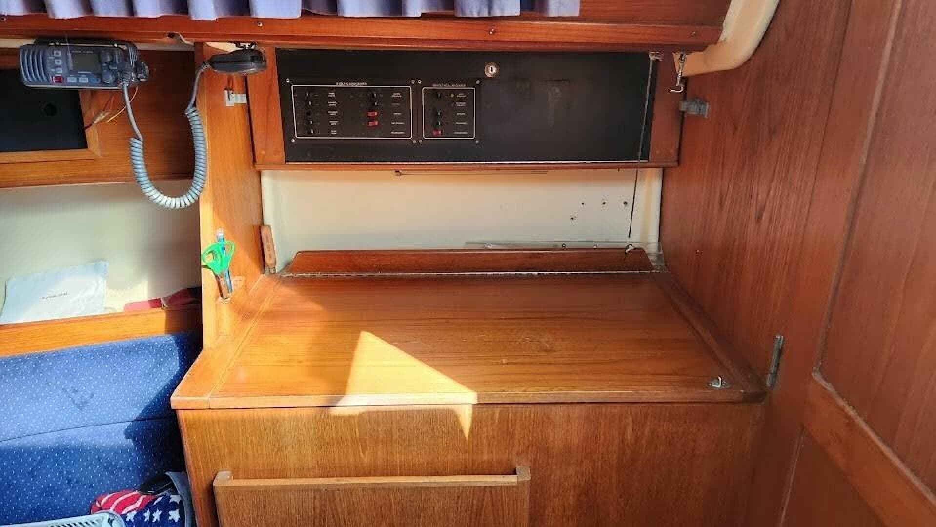 1986 Pearson Auxiliary Sloop