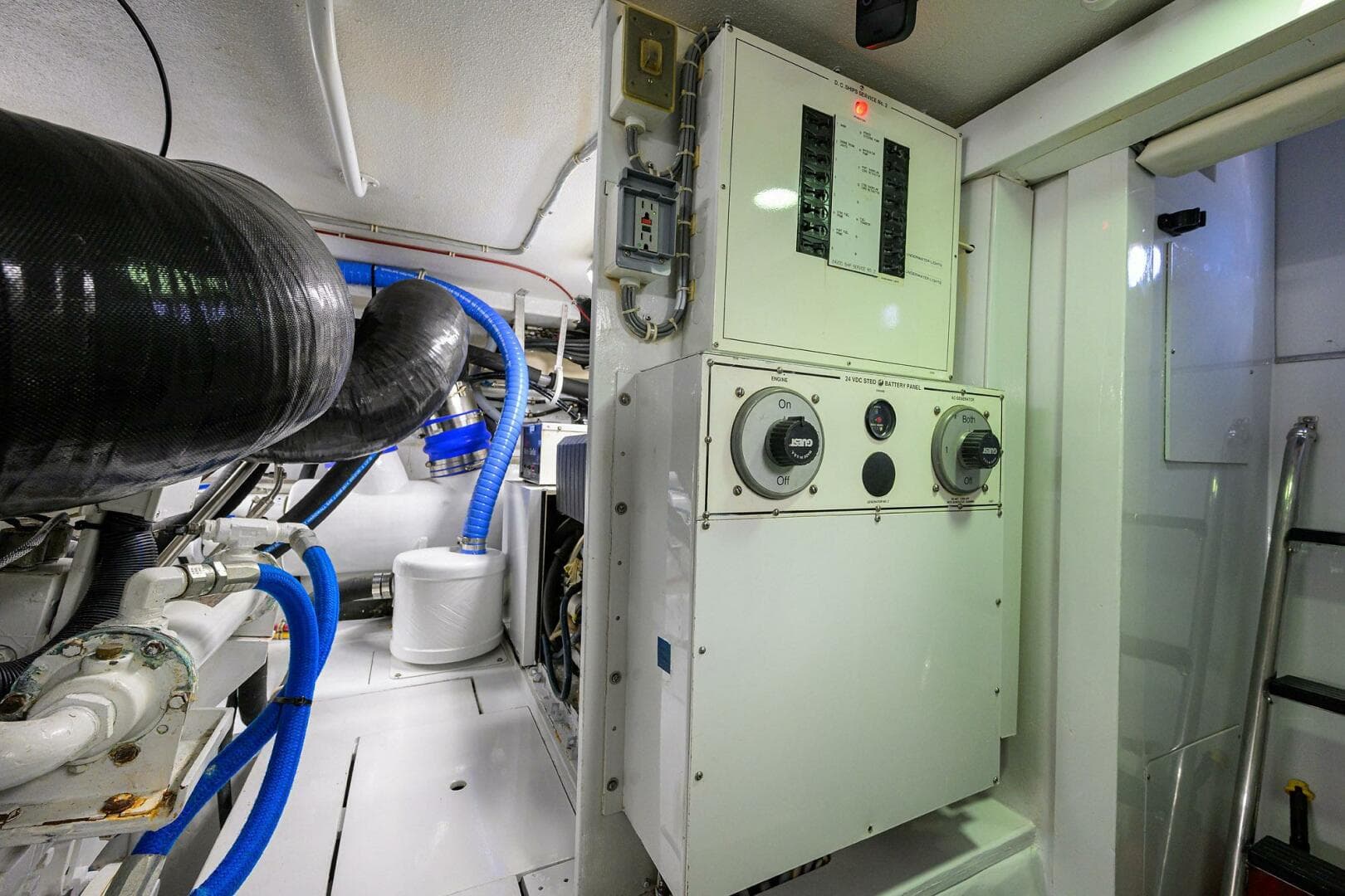 2001 Hatteras Convertible