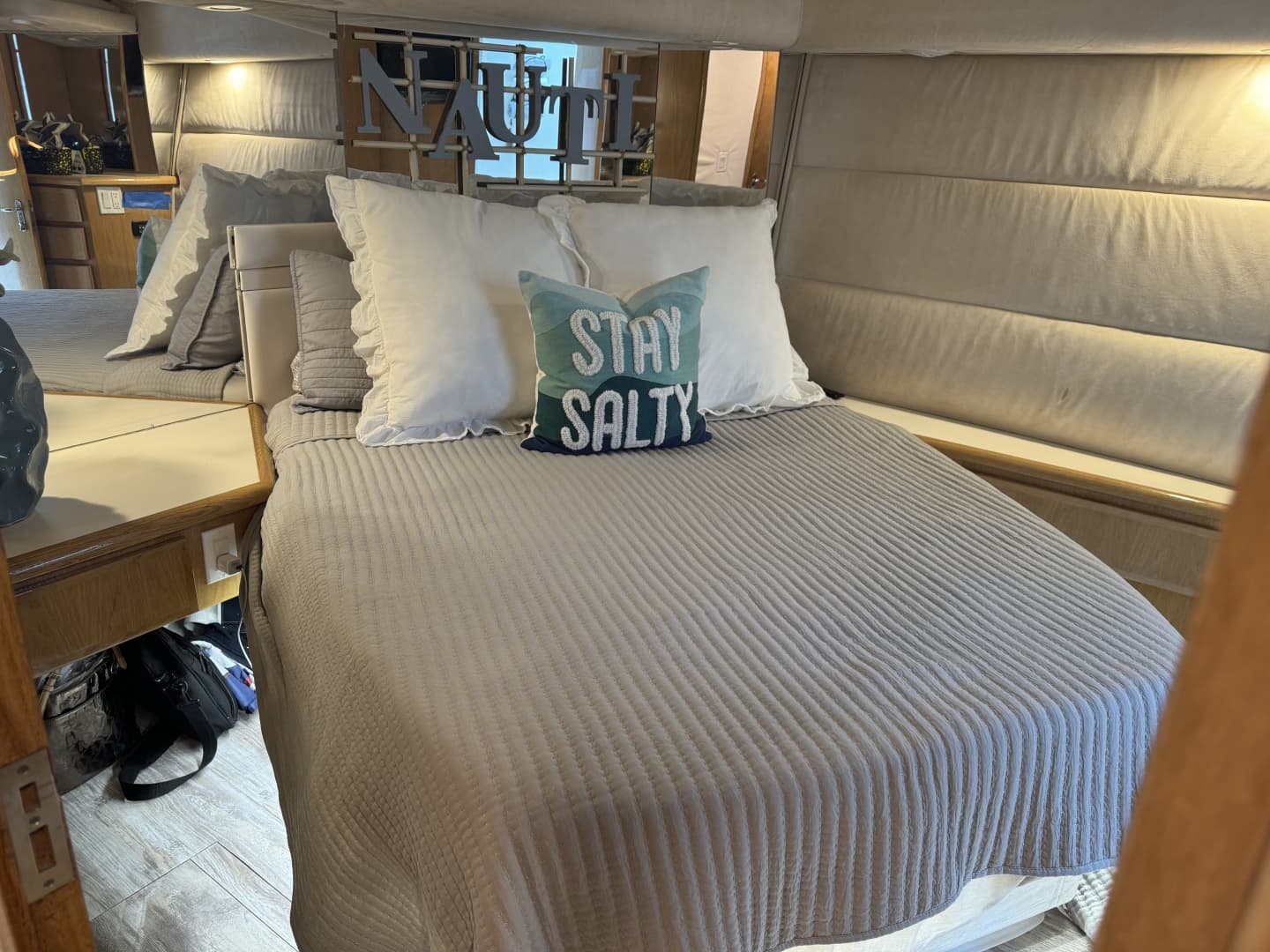 1994 Hatteras 54 Yacht