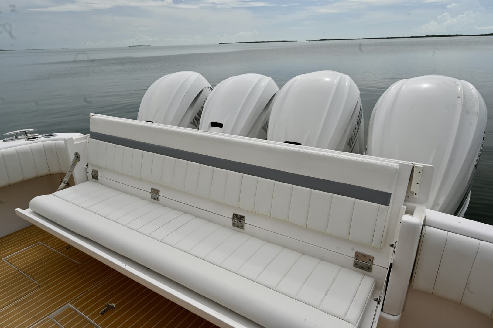 2019 Intrepid 475 Sport Yacht