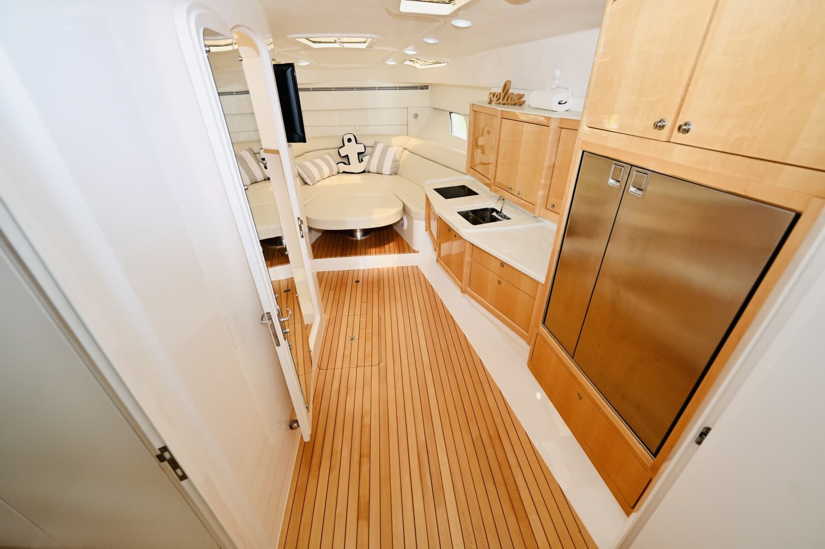 2019 Intrepid 475 Sport Yacht