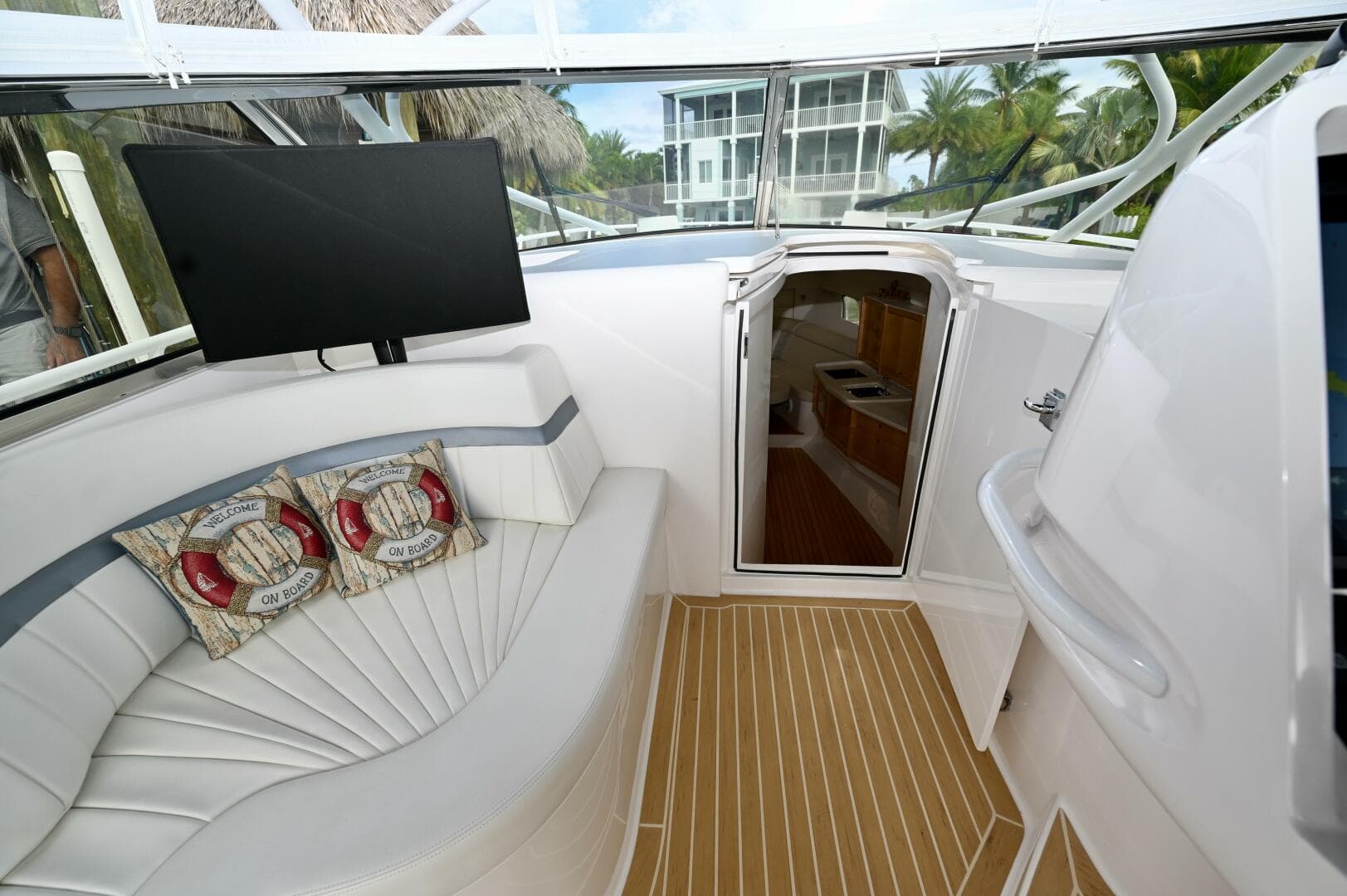 2019 Intrepid 475 Sport Yacht