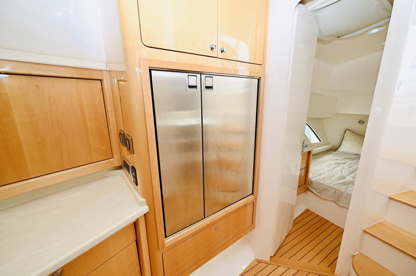 2019 Intrepid 475 Sport Yacht