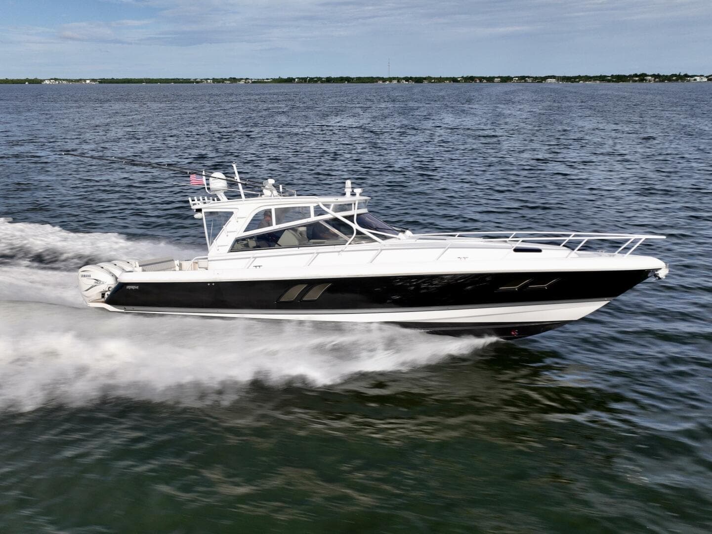 2019 Intrepid 475 Sport Yacht