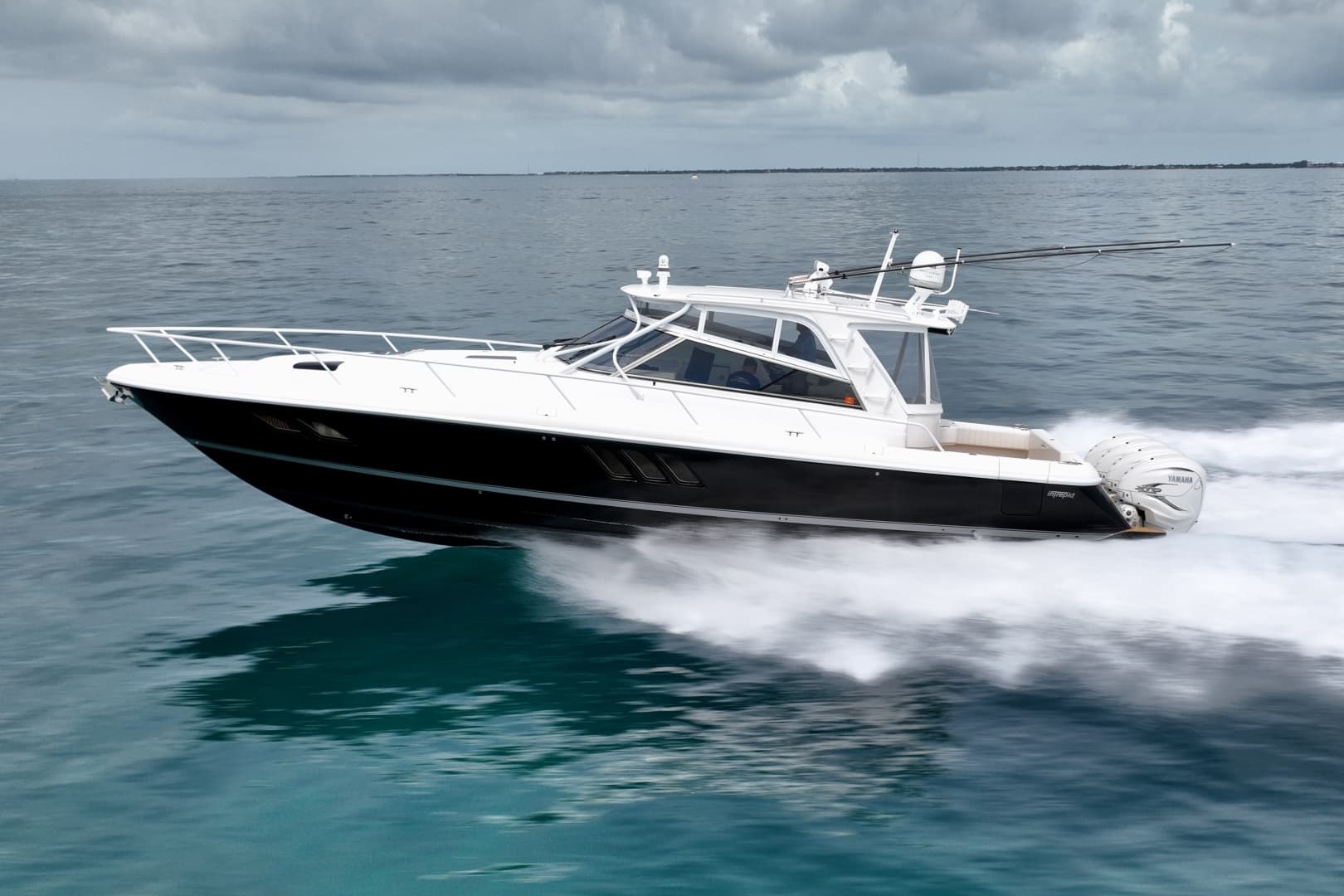 2019 Intrepid 475 Sport Yacht