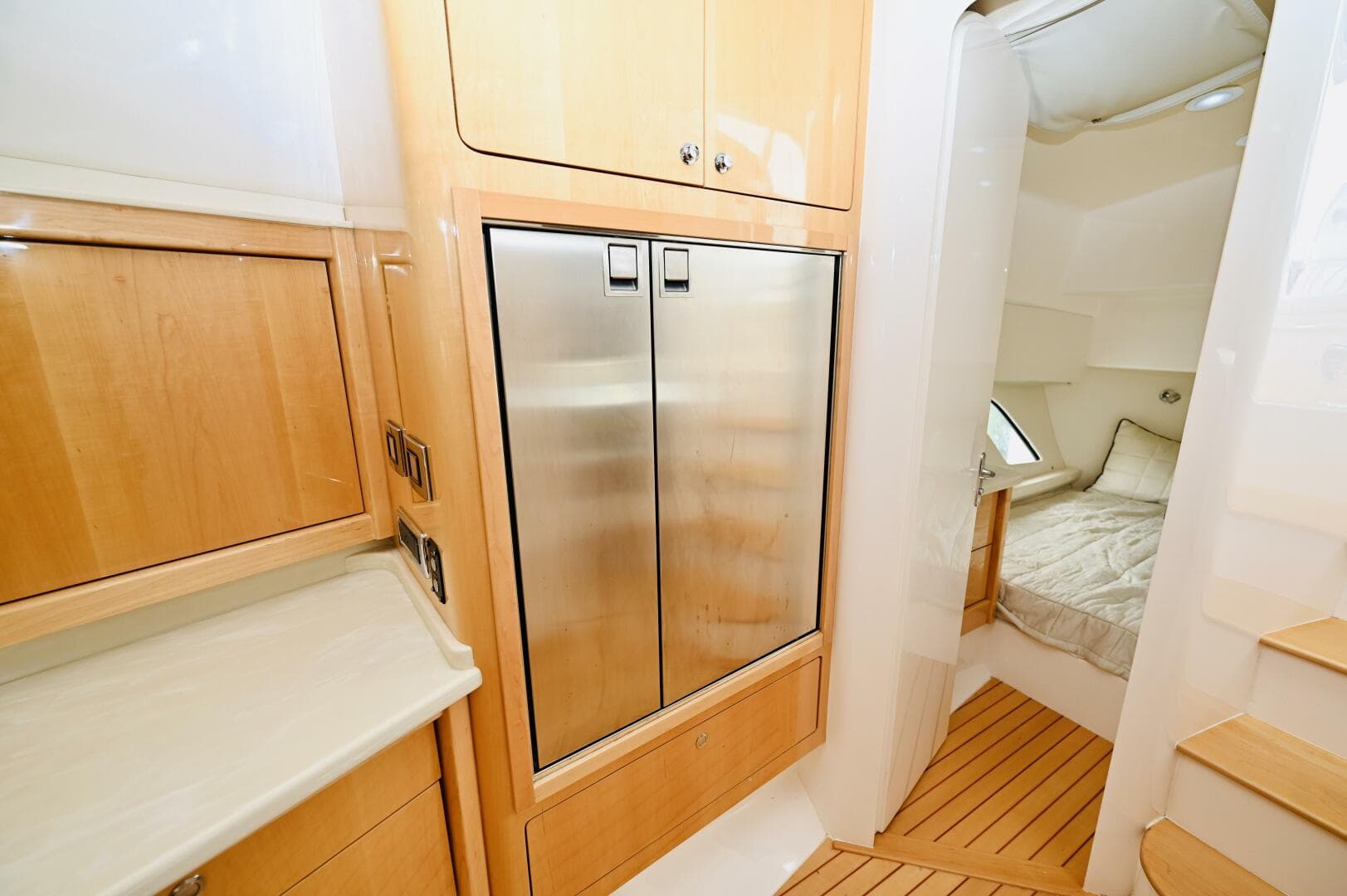 2019 Intrepid 475 Sport Yacht