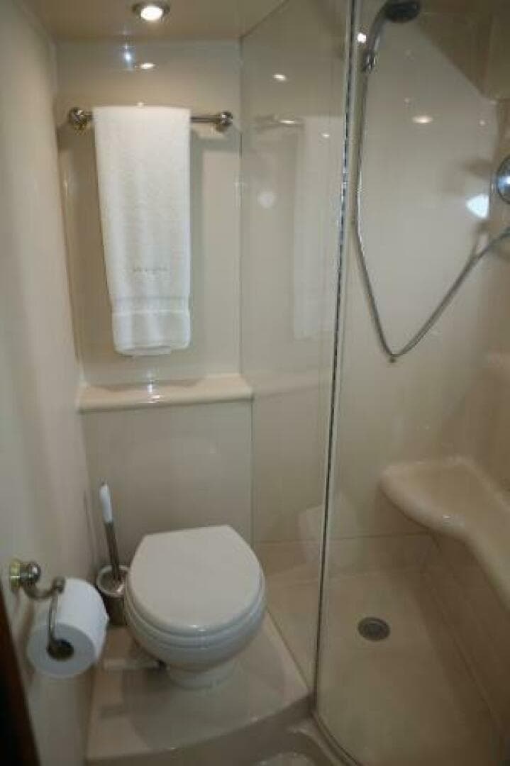 43 Meridian Sedan 411 - 