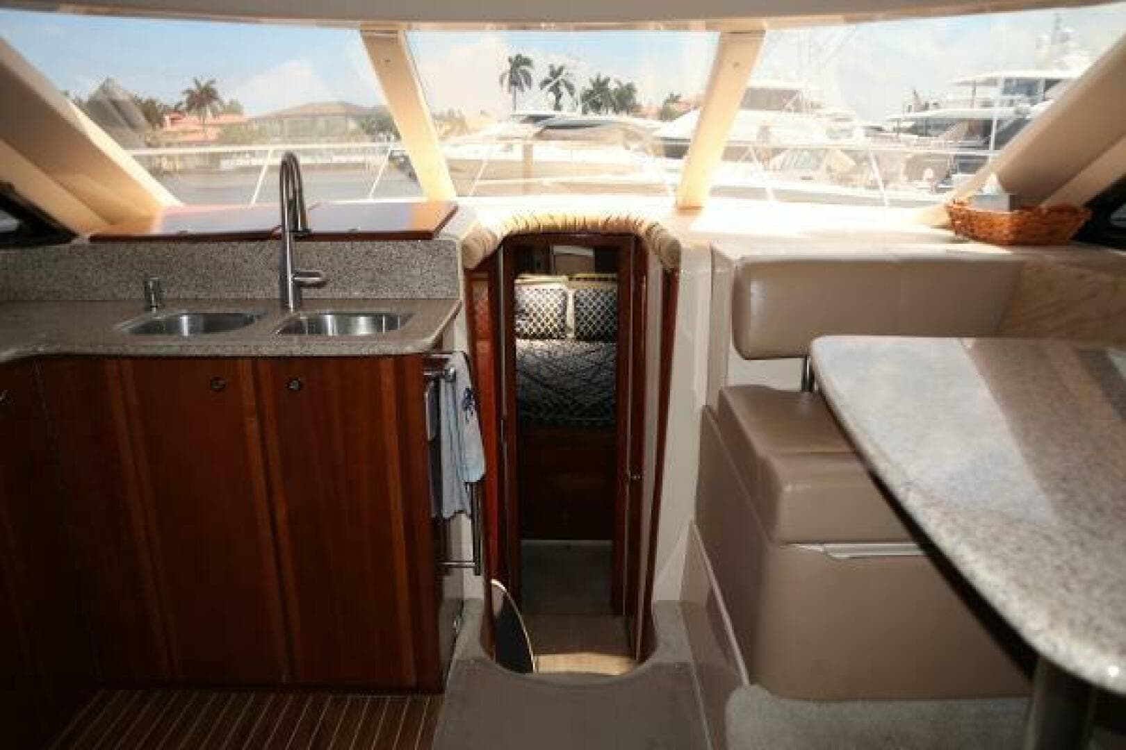 43 Meridian Sedan 411 - 