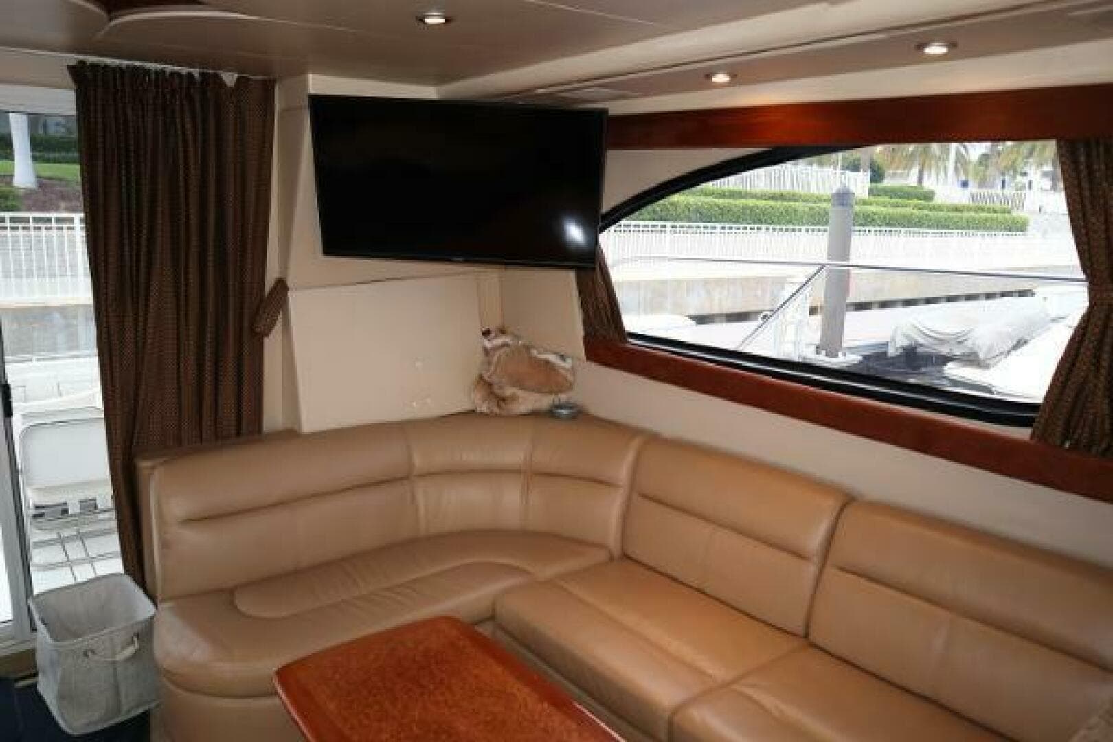 43 Meridian Sedan 411 - 