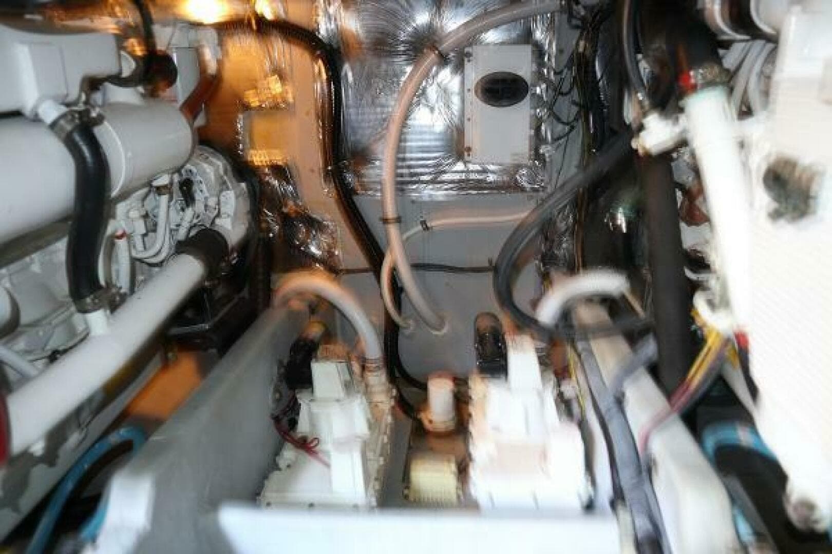 43 Meridian Sedan 411 - 