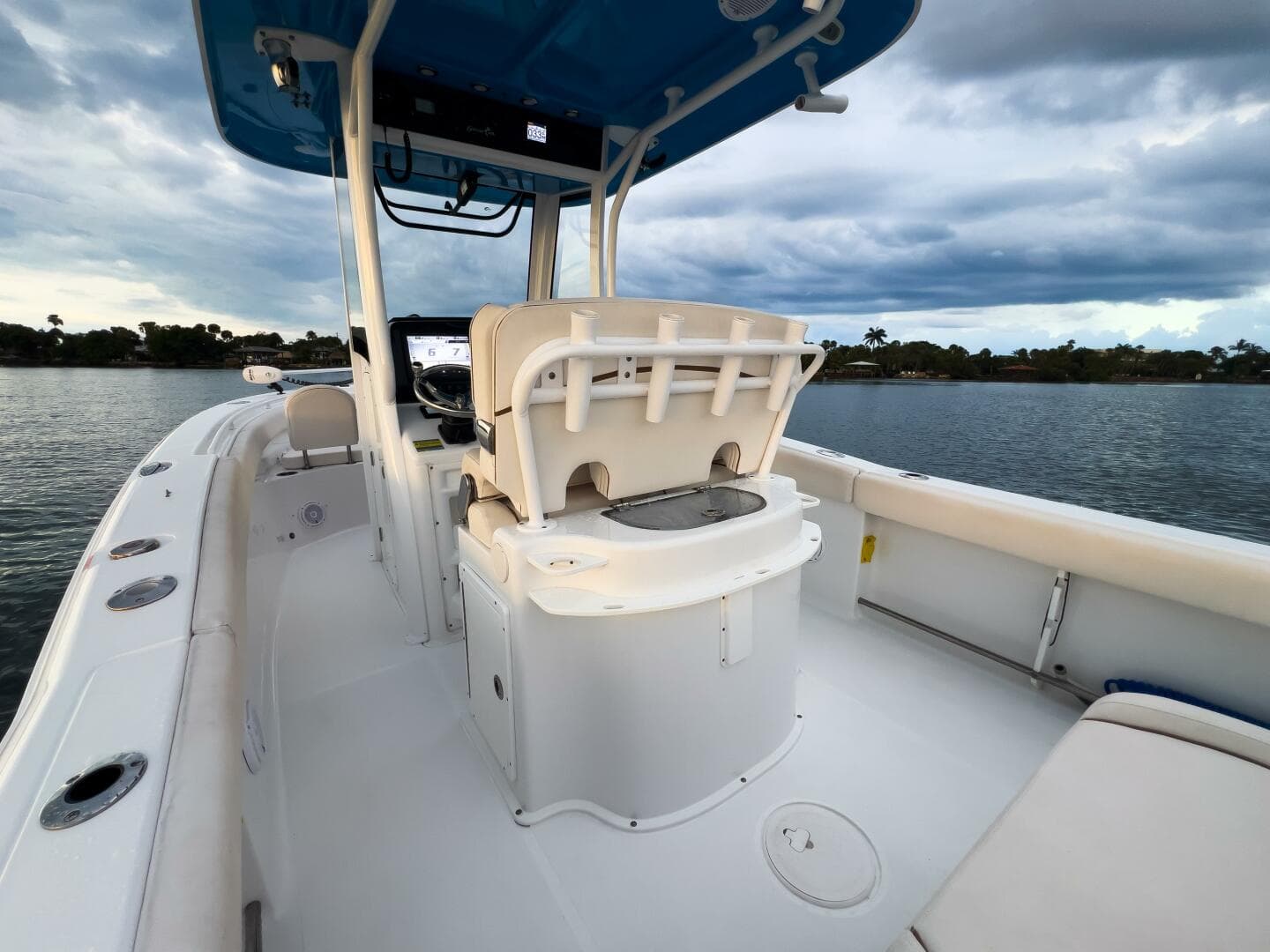 Sea Hunt 25 Gamefish - Livewell