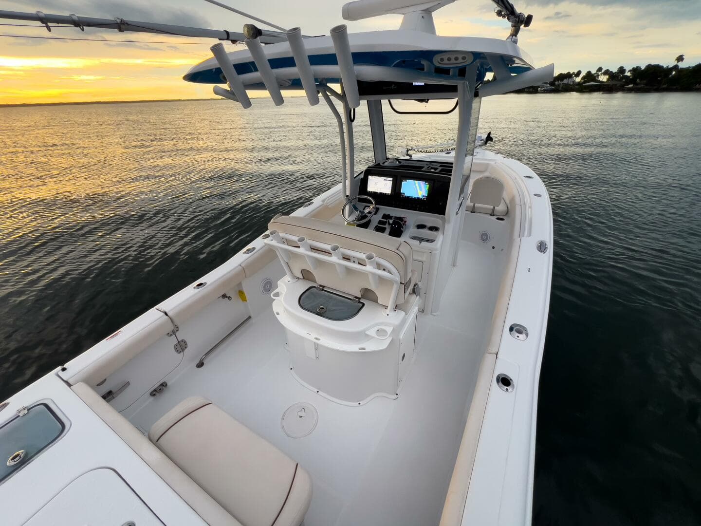 Sea Hunt 25 Gamefish - Cockpit