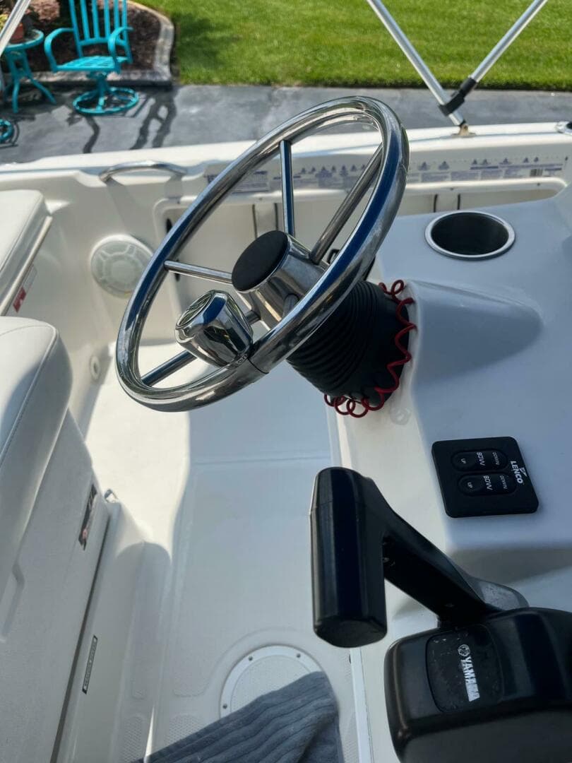 2009 Sailfish 1900 BB Bay Boat