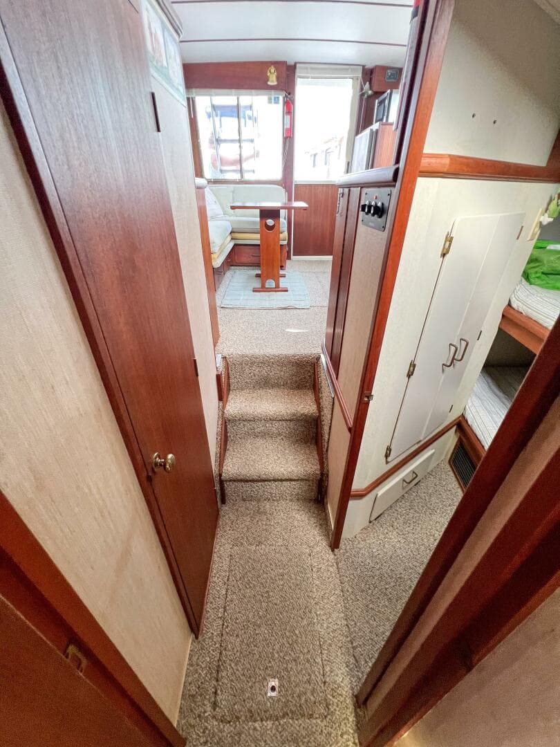 1987 Tollycraft 34 Sedan Sport