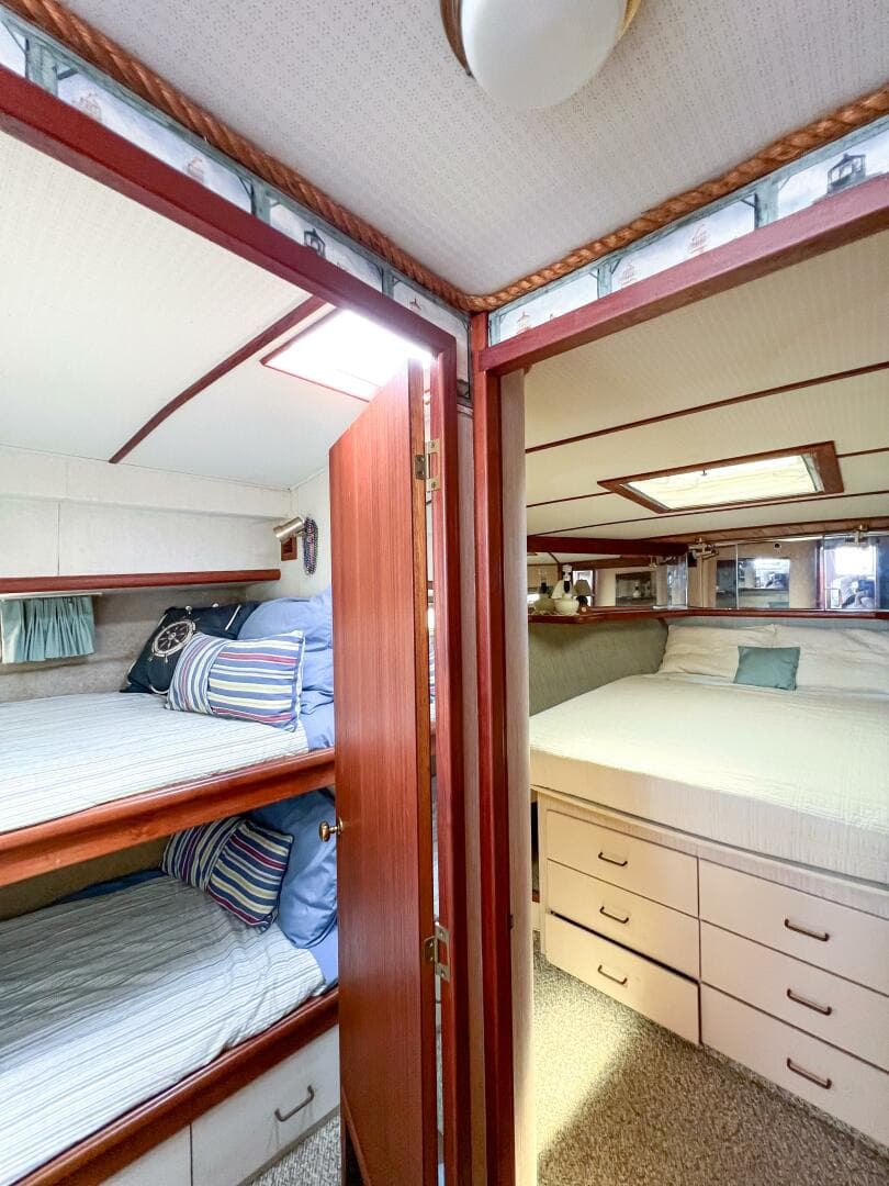 1987 Tollycraft 34 Sedan Sport