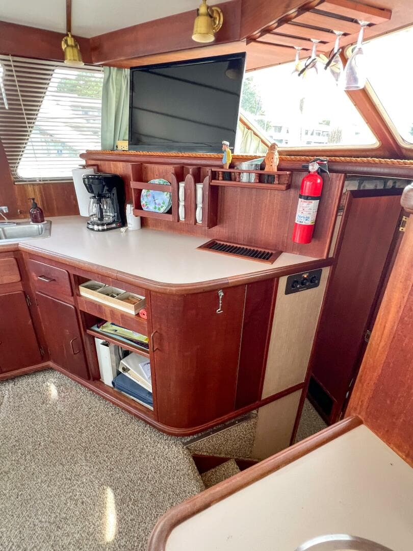 1987 Tollycraft 34 Sedan Sport