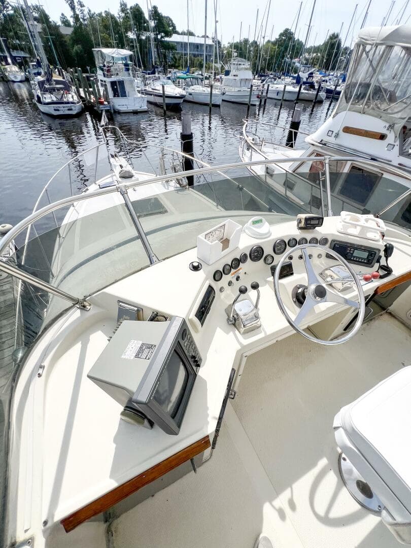 1987 Tollycraft 34 Sedan Sport