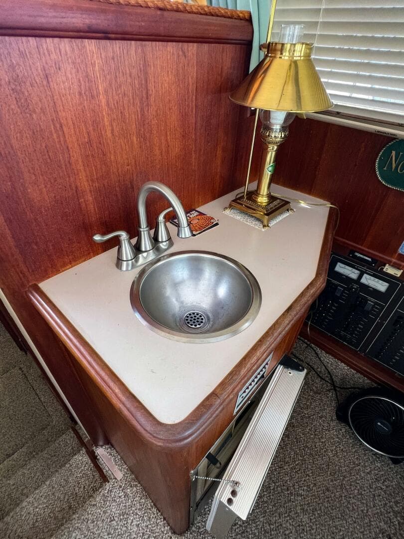 1987 Tollycraft 34 Sedan Sport