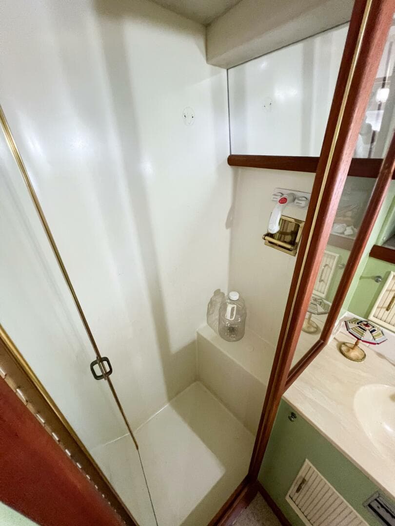 1987 Tollycraft 34 Sedan Sport