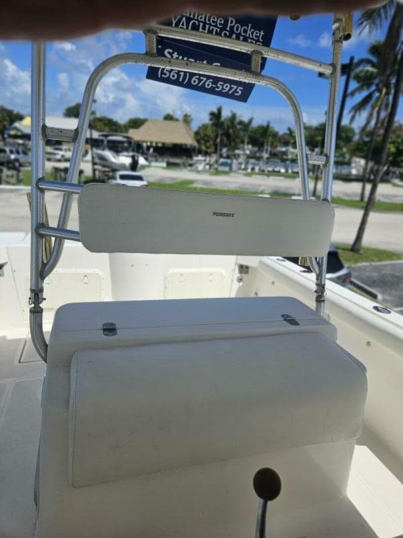 1995 Pursuit 2600 CC