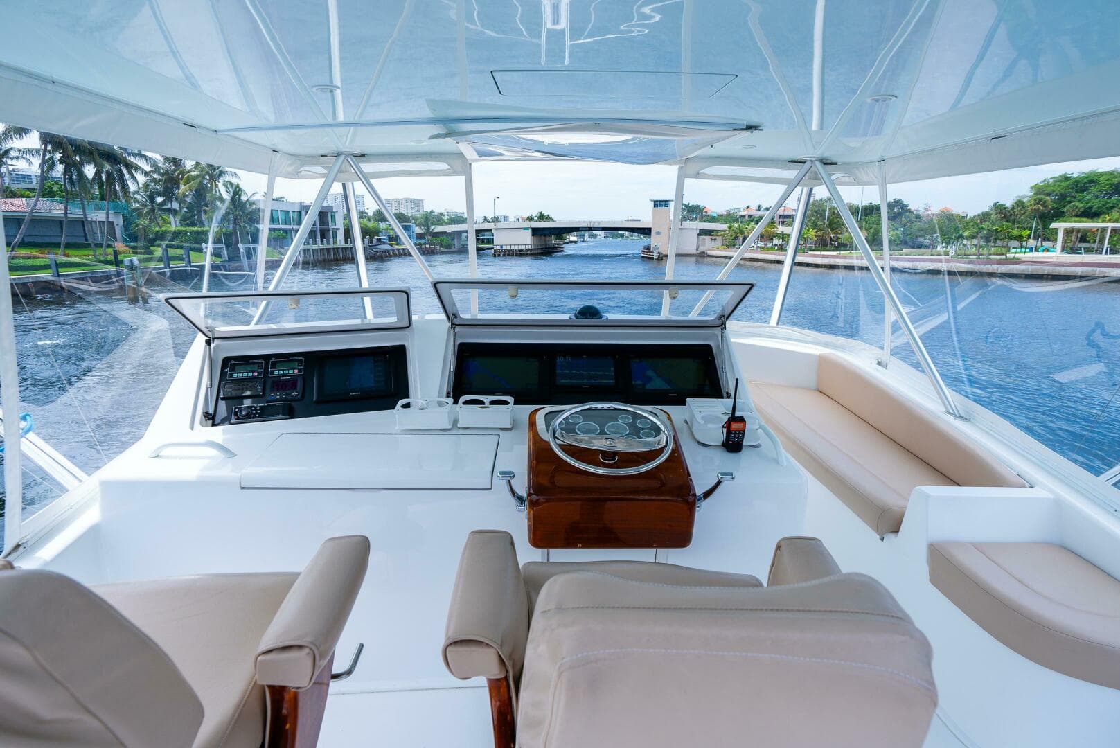 2005 Viking 52 Convertible