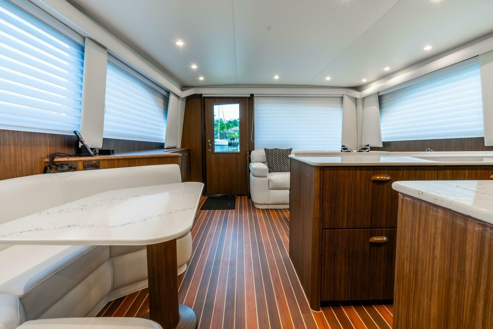 2005 Viking 52 Convertible