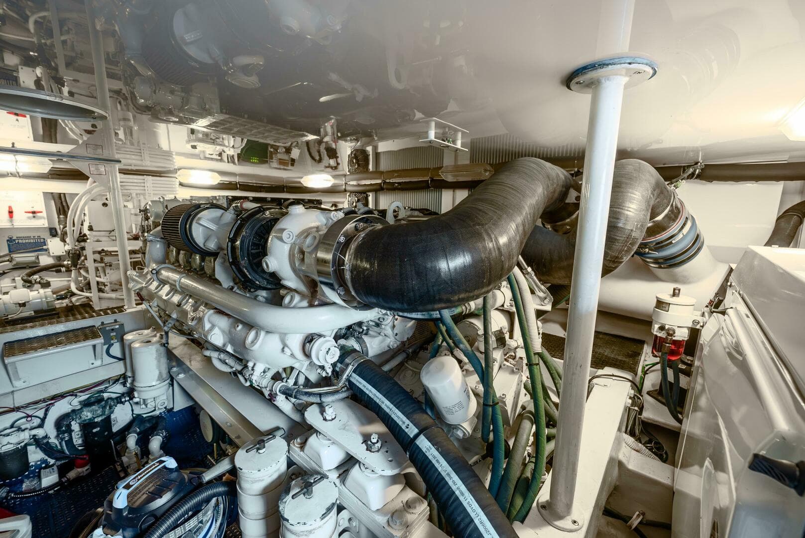 2005 Viking 52 Convertible