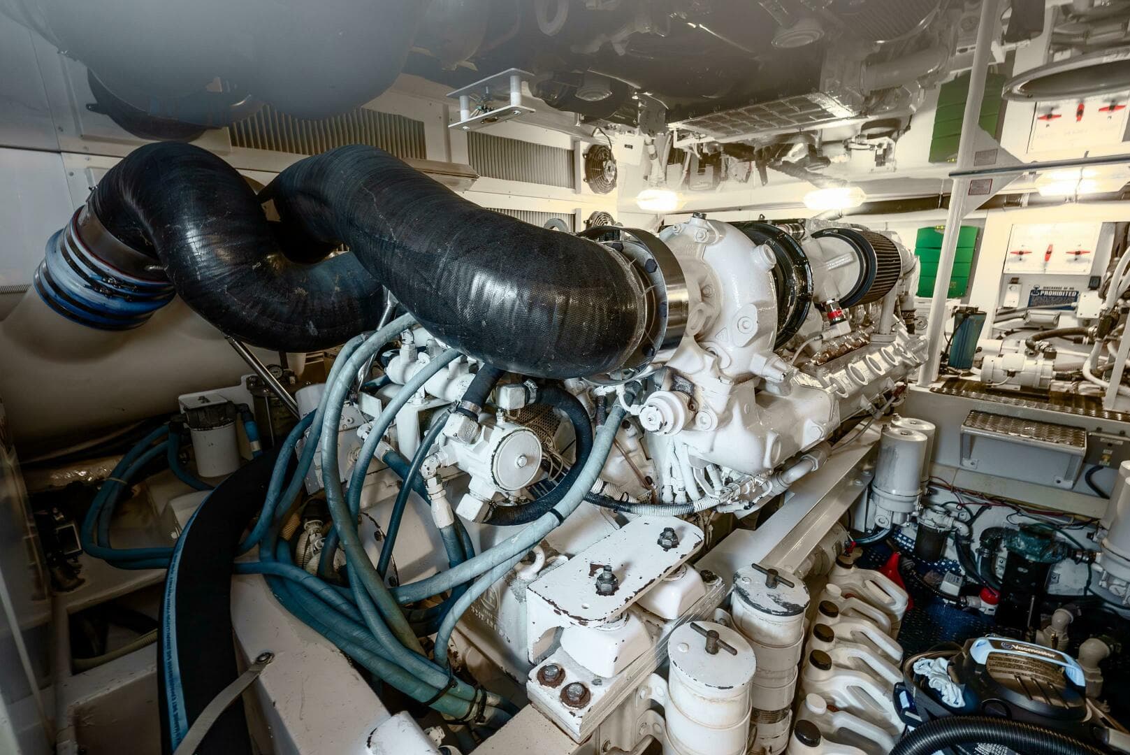 2005 Viking 52 Convertible