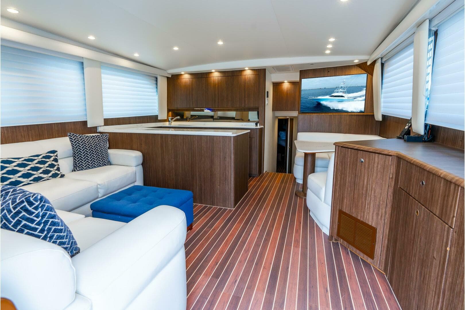 2005 Viking 52 Convertible