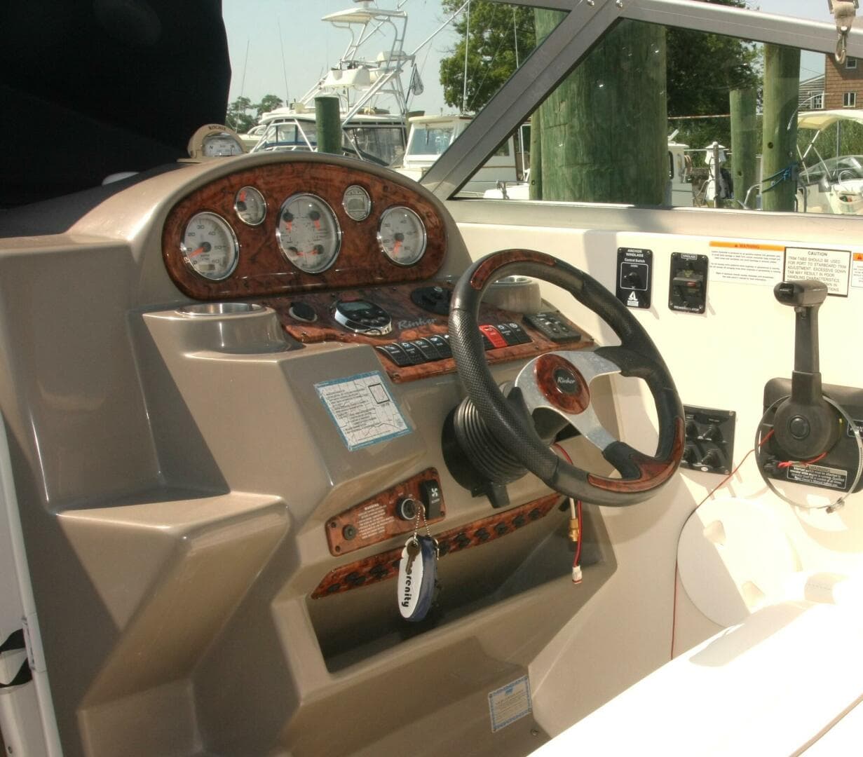 2006 Rinker 270 Fiesta Vee