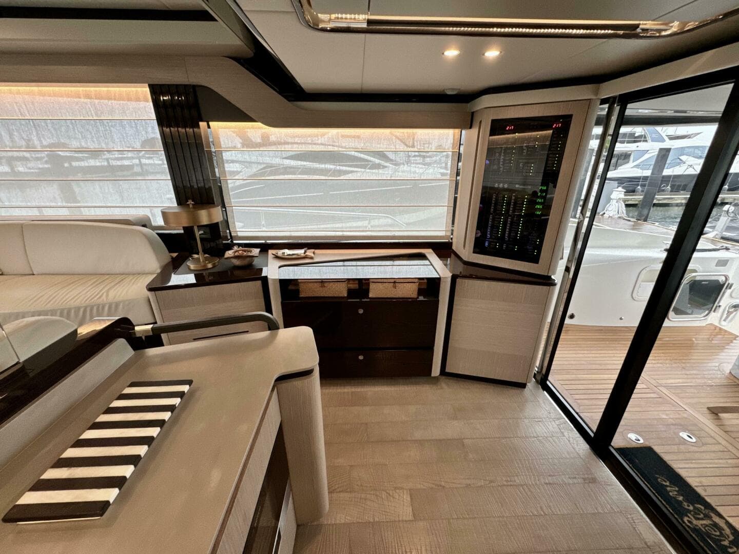 2023 Absolute 52 Navetta