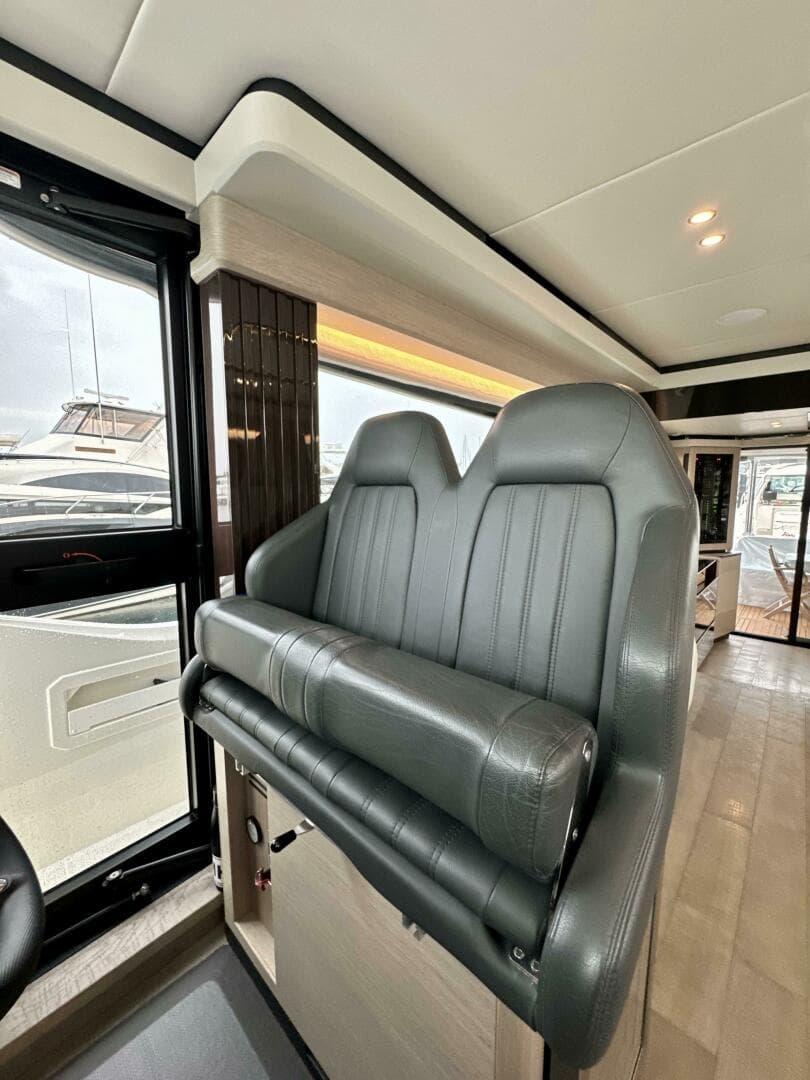 2023 Absolute 52 Navetta