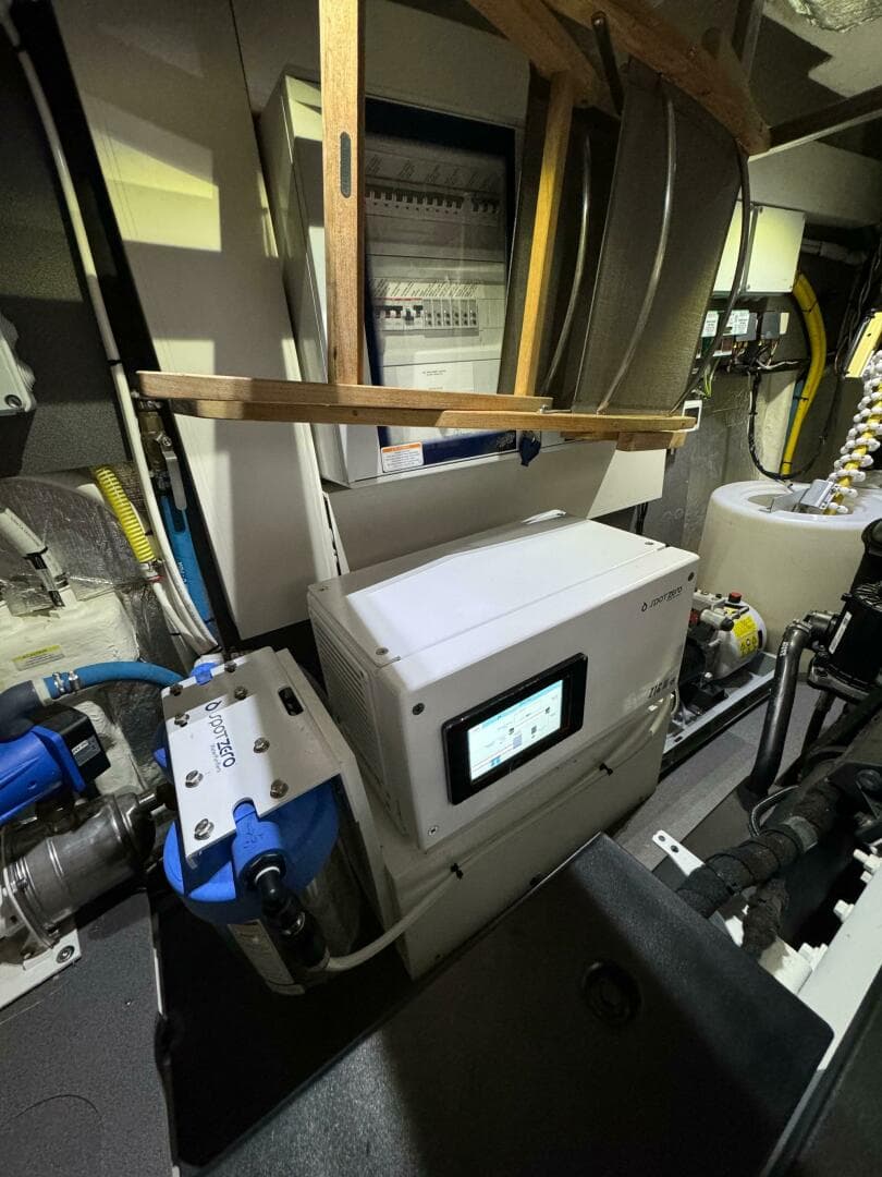 2023 Absolute 52 Navetta