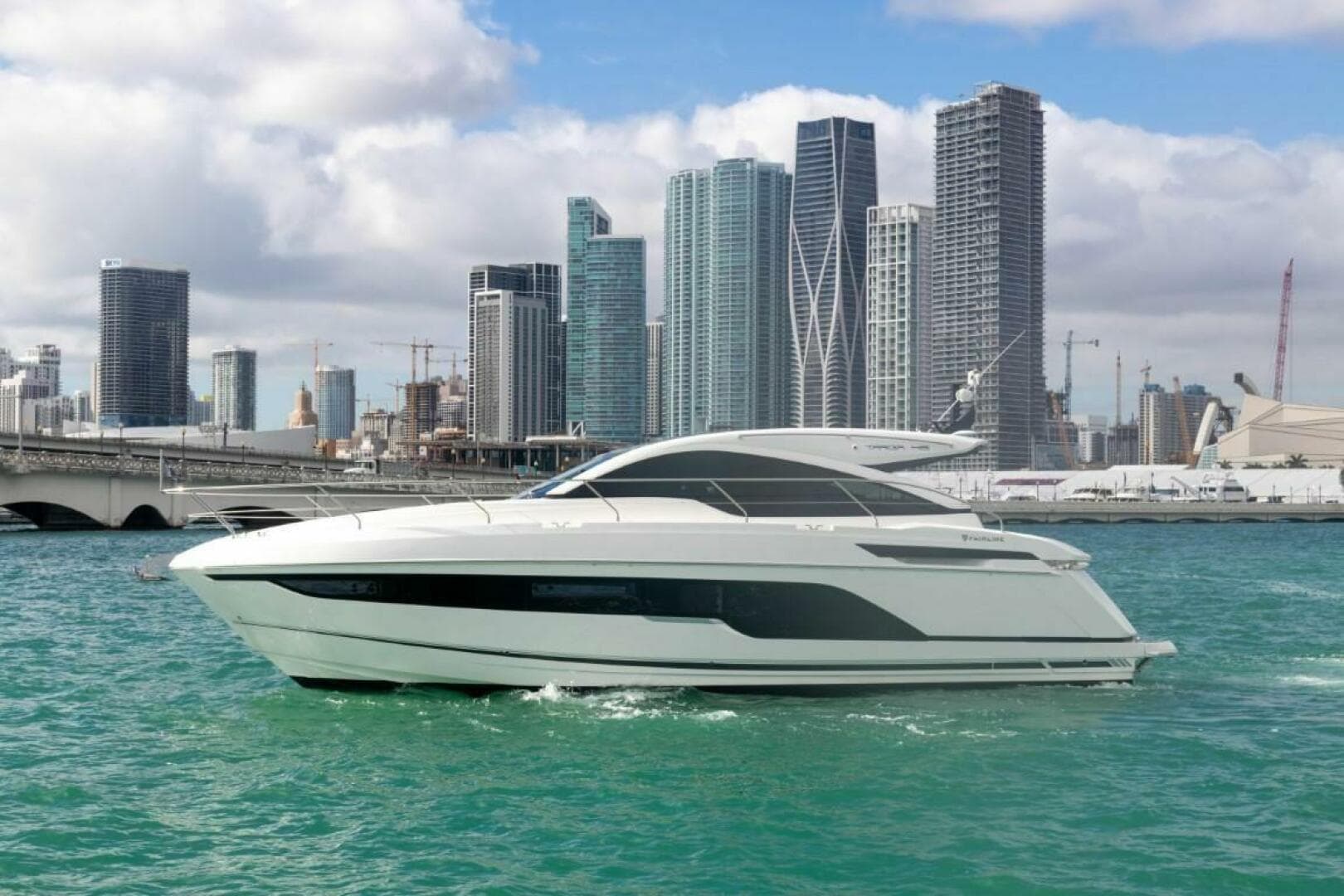 2023 Fairline 