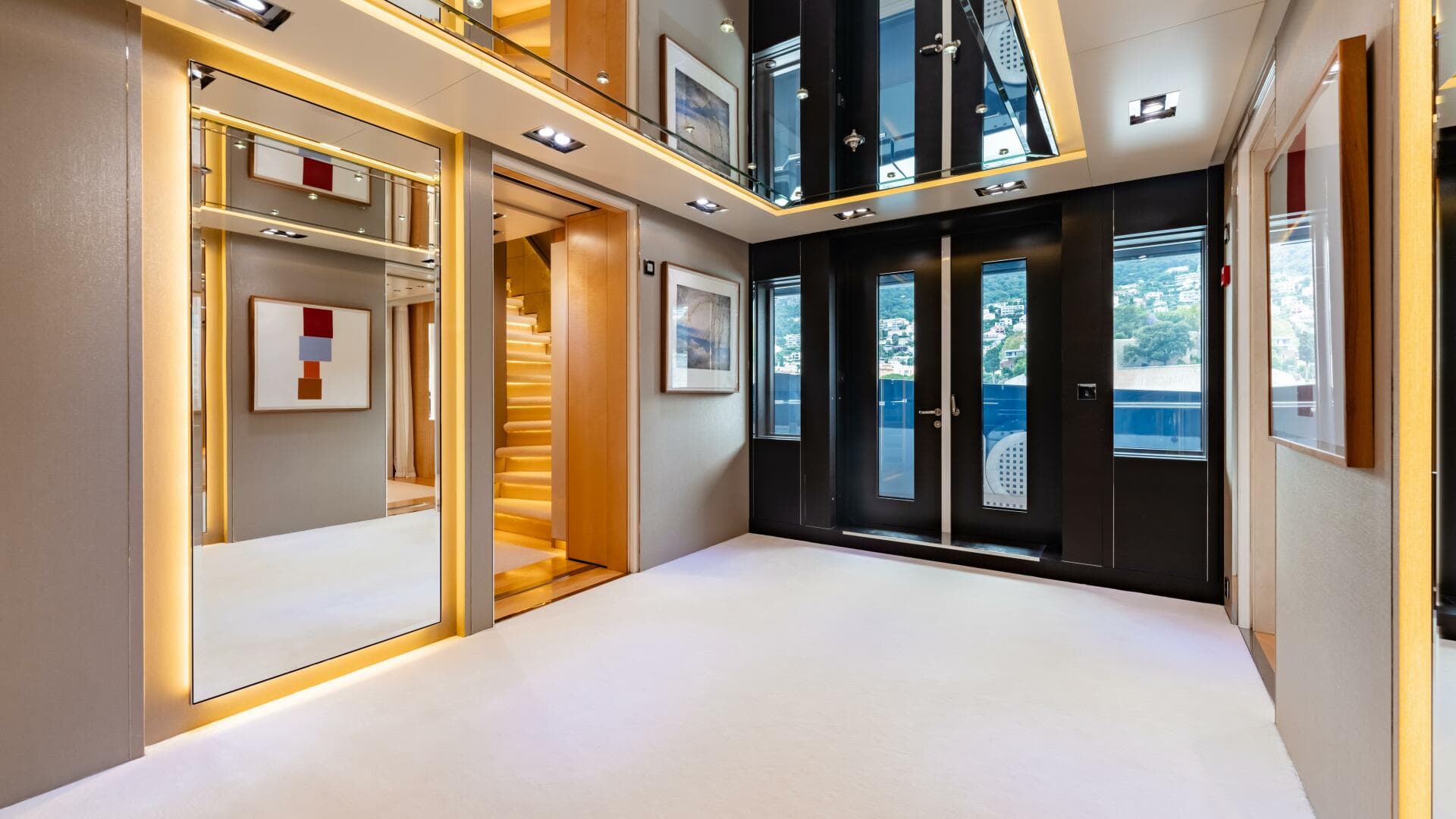 Loon 221' Main Deck Foyer