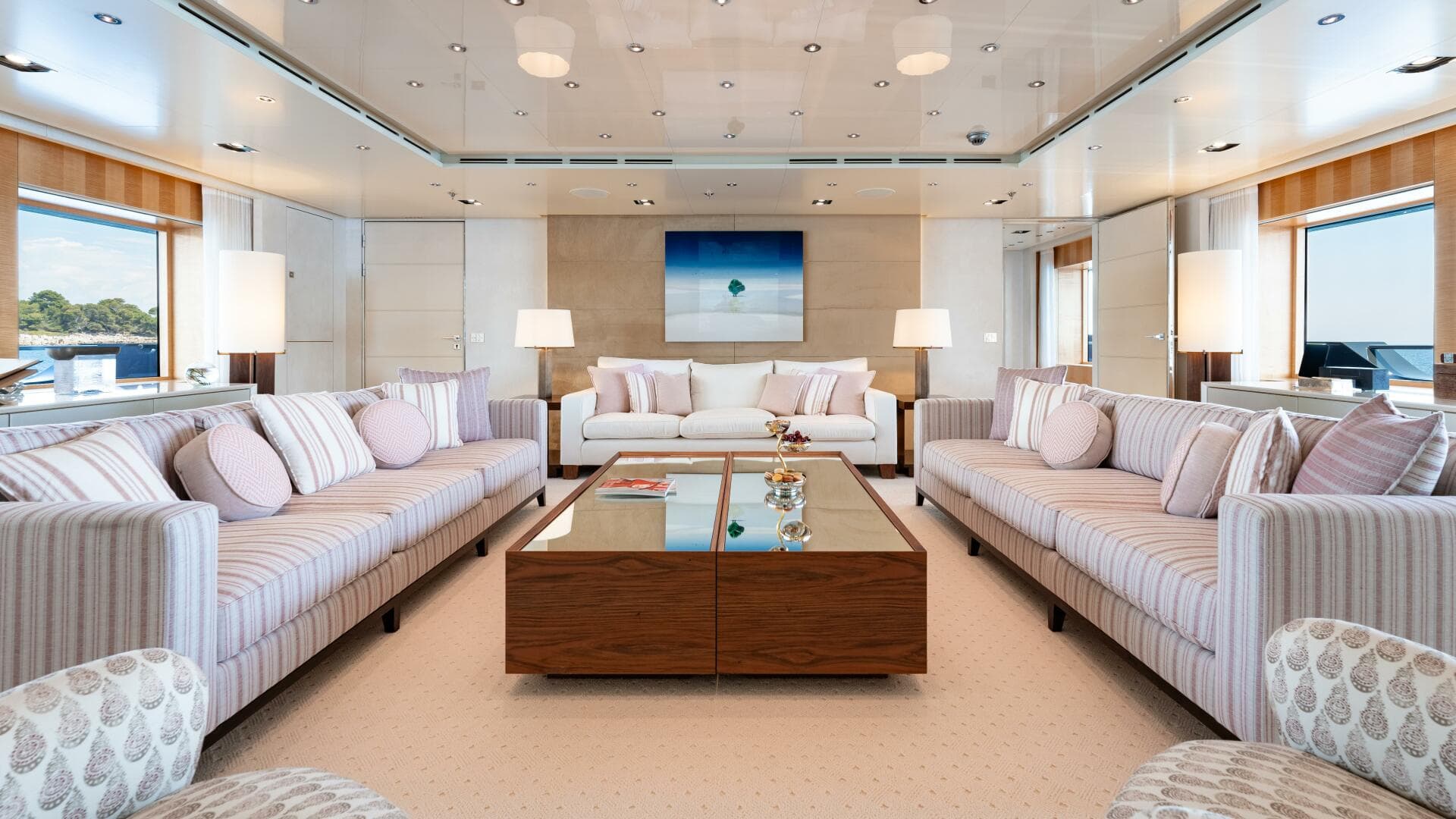 Loon 221' Main Deck Salon