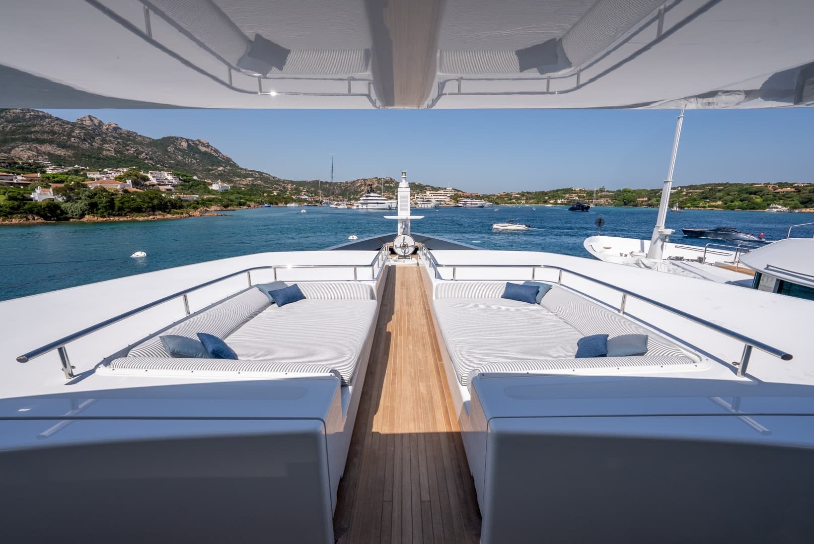 Loon 221' Skylounge Foredeck Master Stateroom's Office/ Lounge