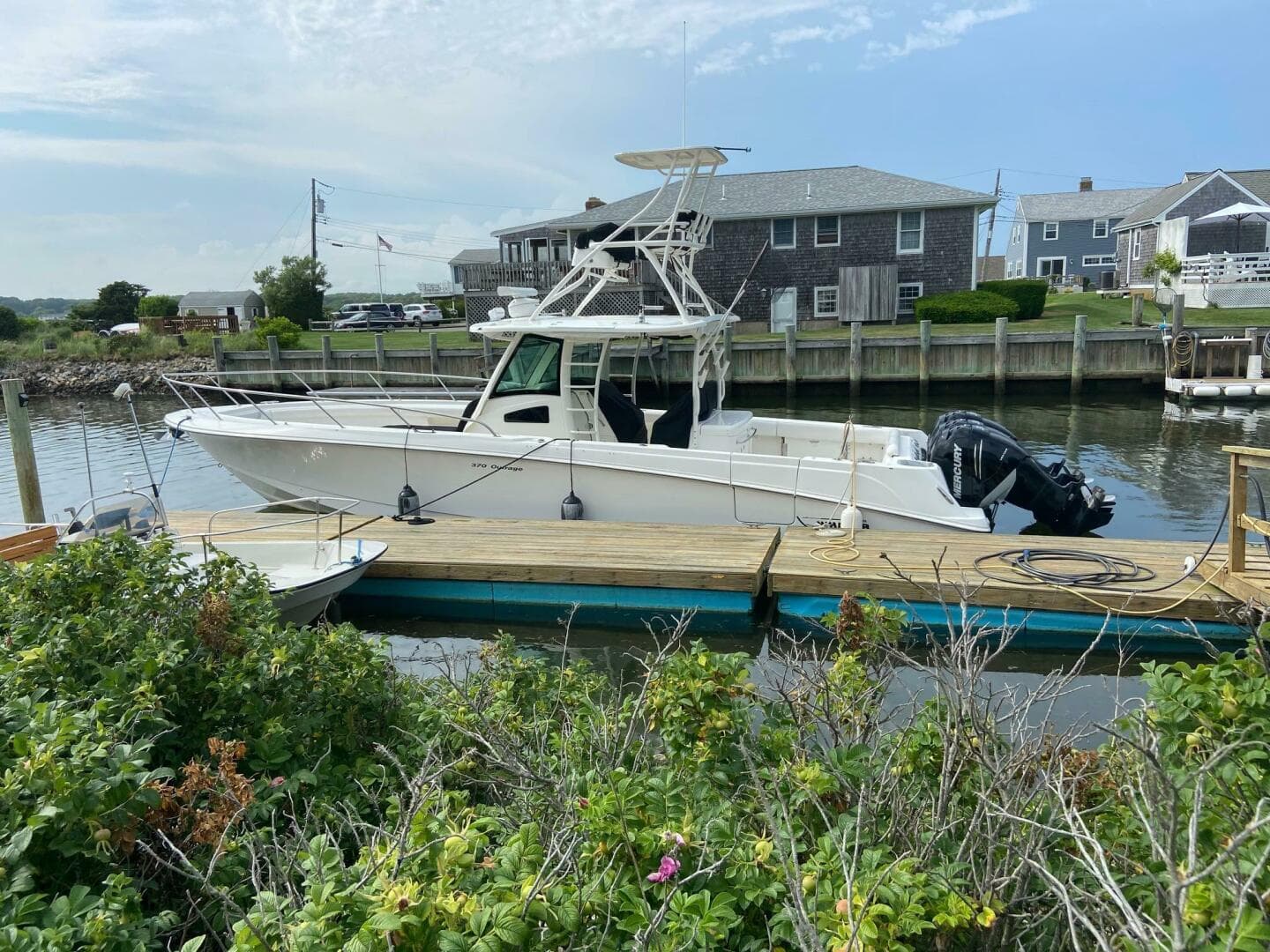 2014 Boston Whaler 370 Outrage