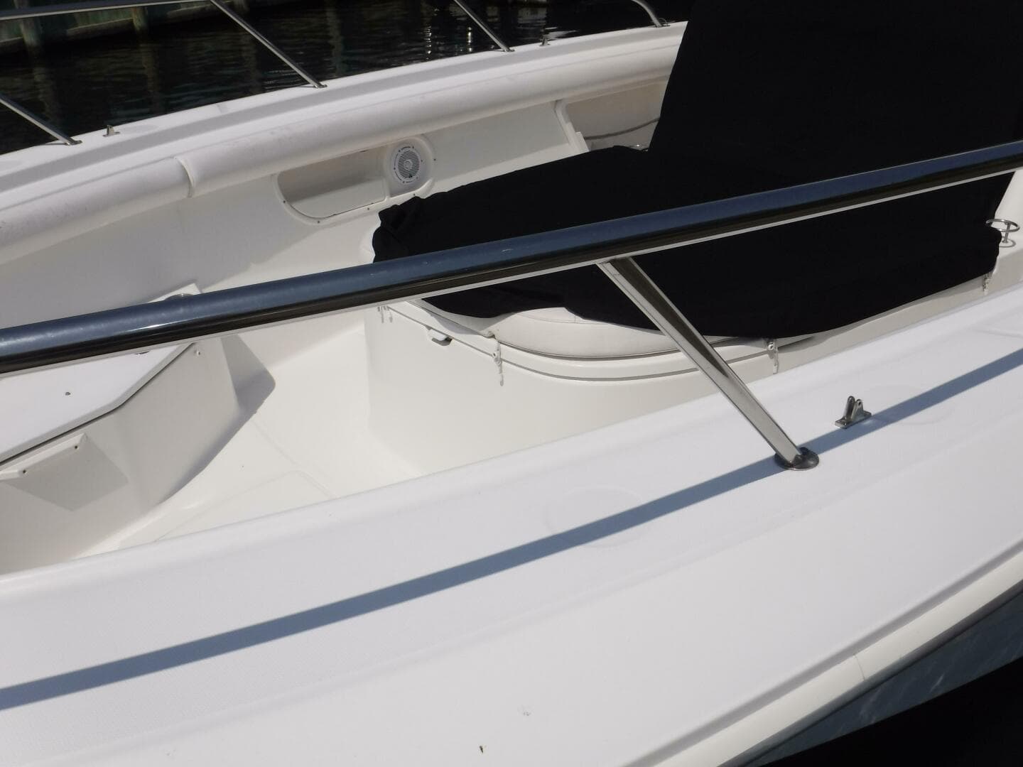 2014 Boston Whaler 370 Outrage