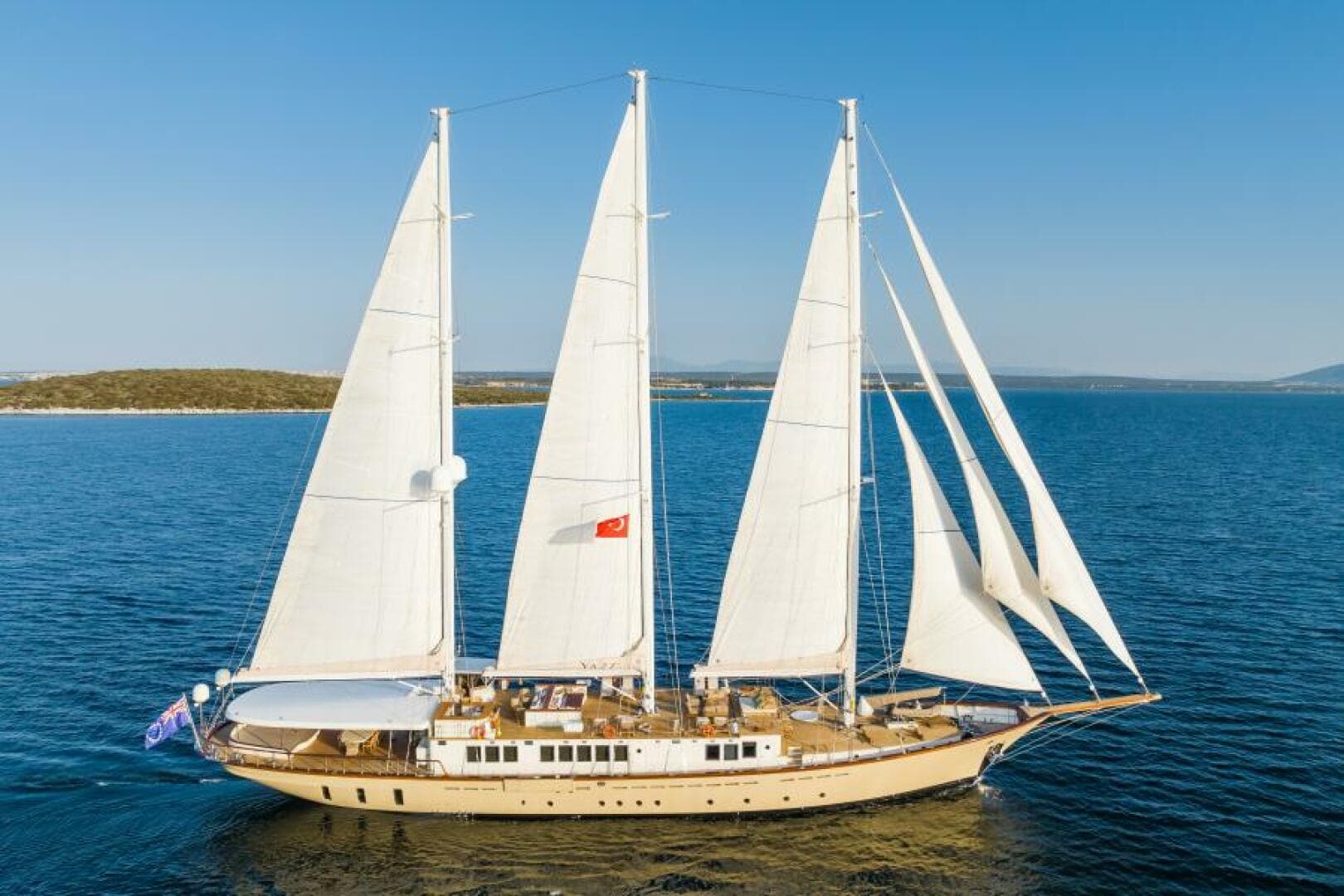 2007 Aegean Yacht 