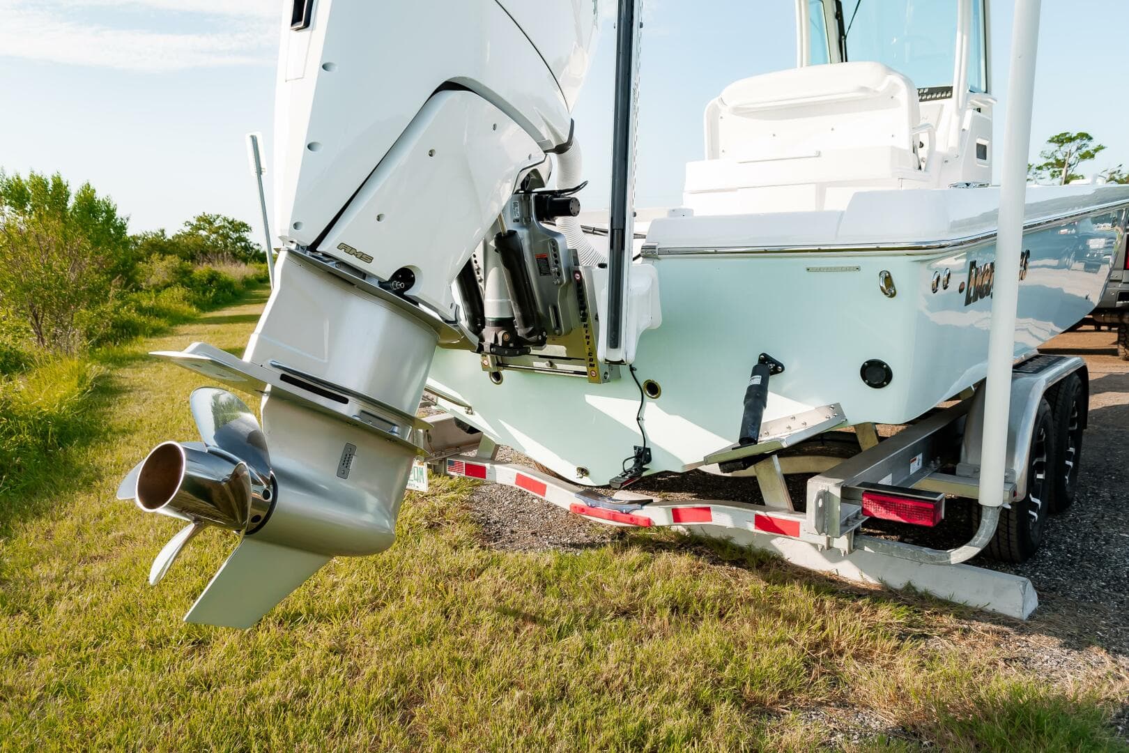 2022 Everglades 253CC