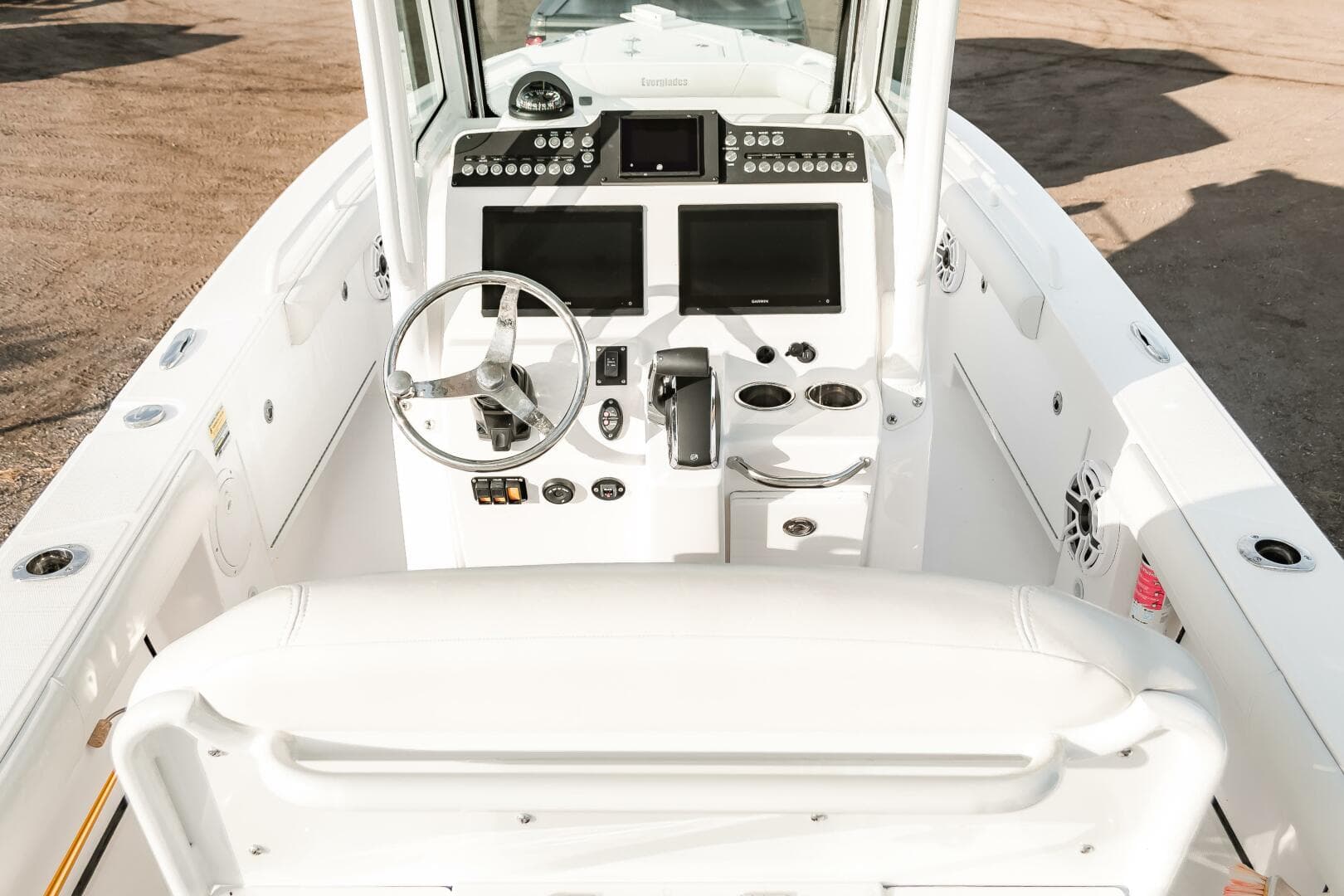 2022 Everglades 253CC