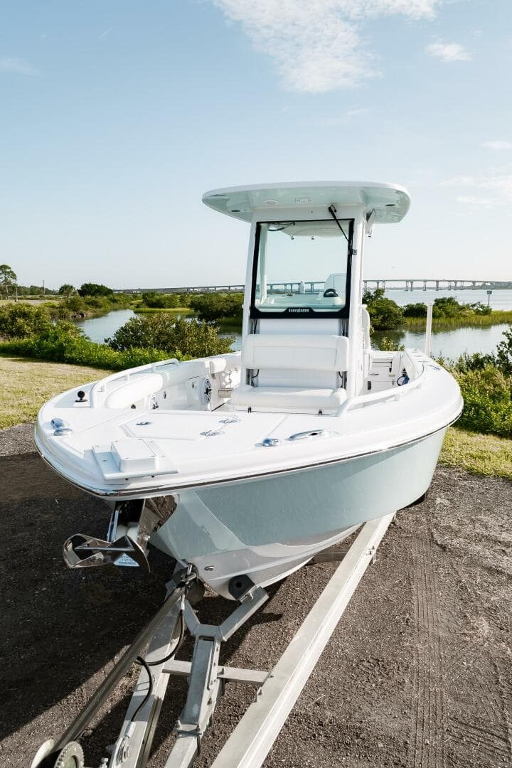 2022 Everglades 253CC