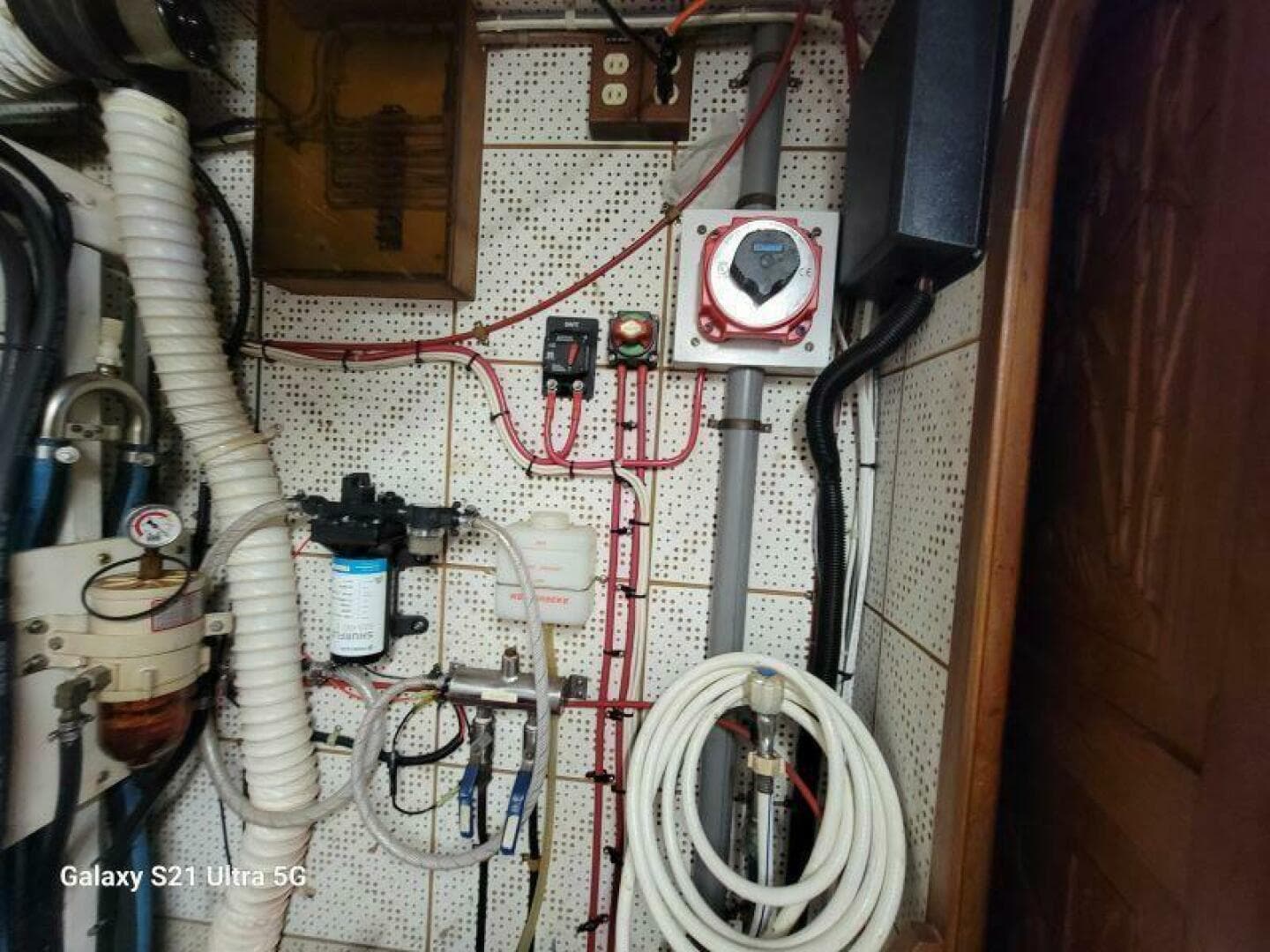 1987 Marine Trader Wide Body