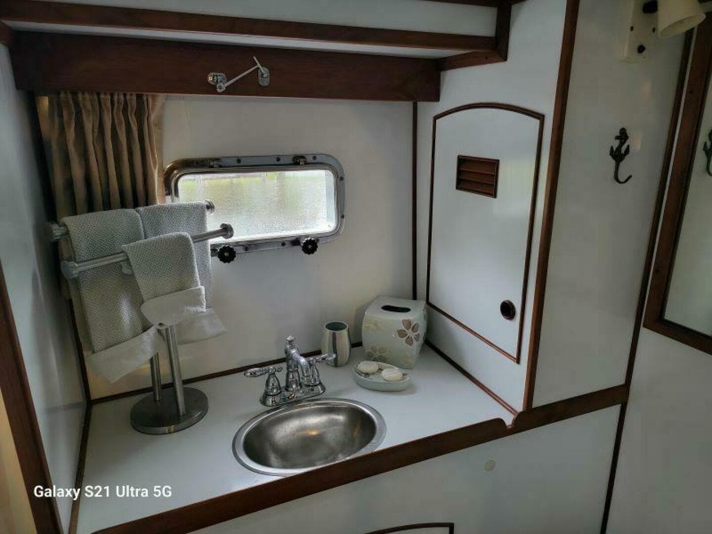 1987 Marine Trader Wide Body