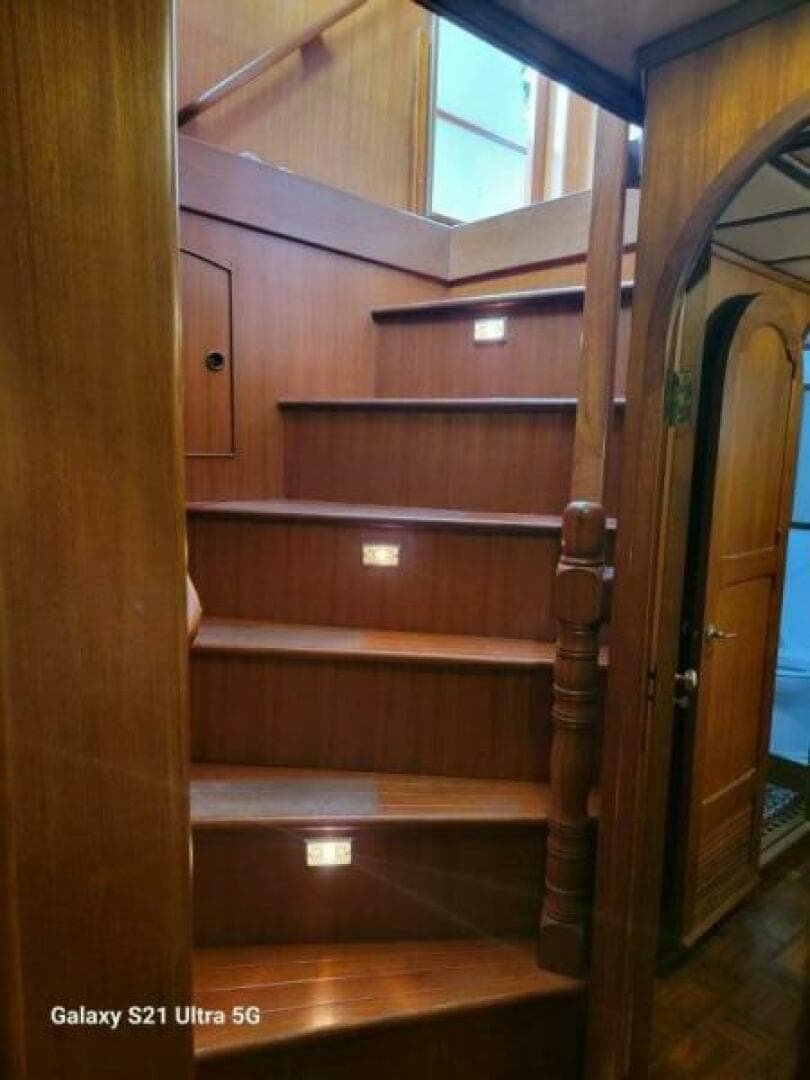 1987 Marine Trader Wide Body