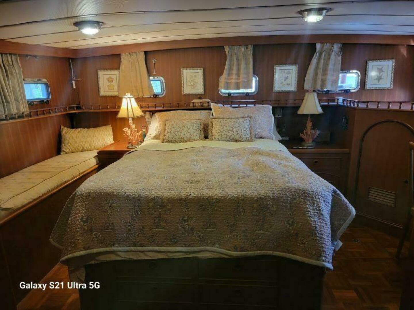 1987 Marine Trader Wide Body