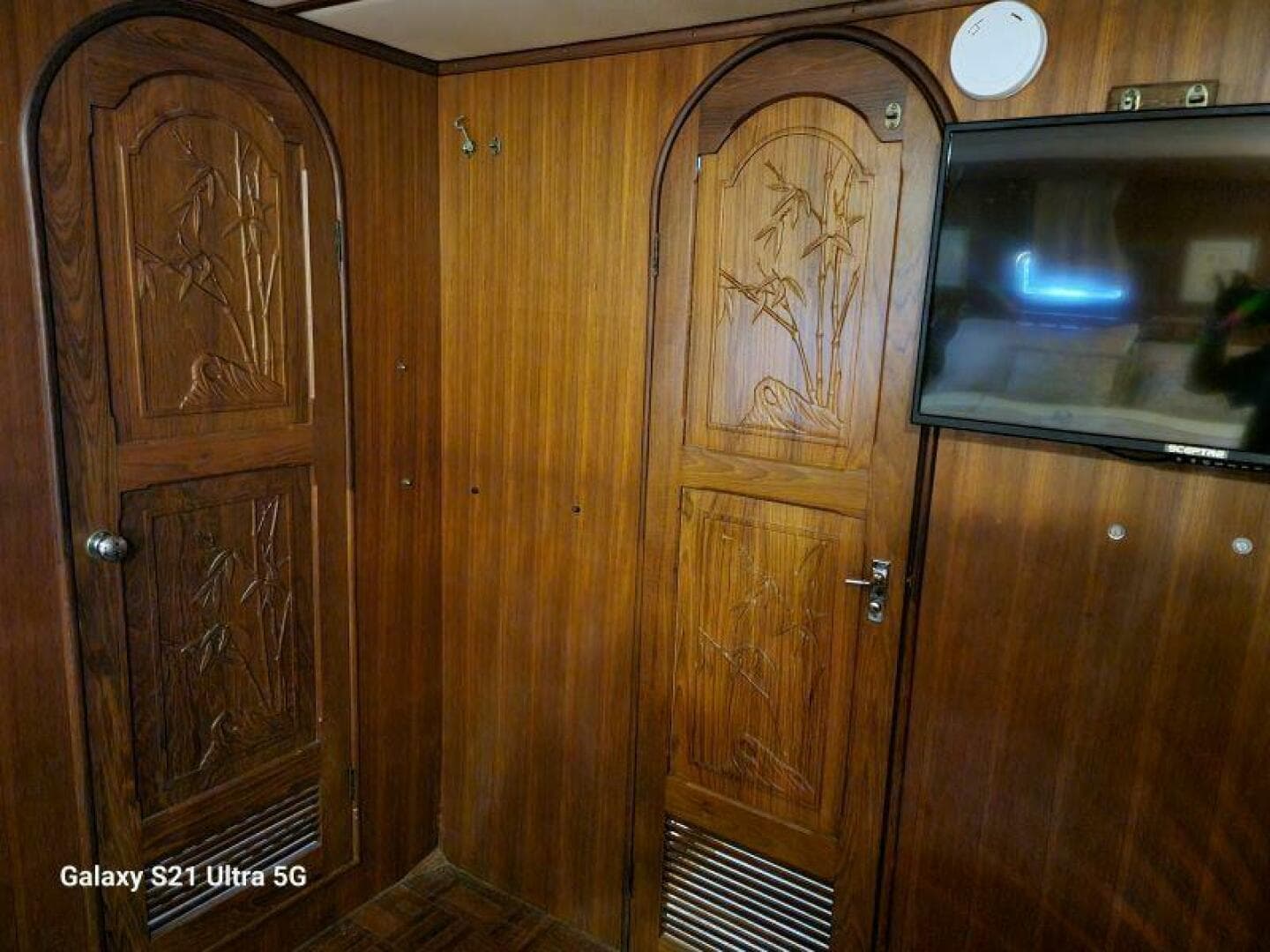 1987 Marine Trader Wide Body