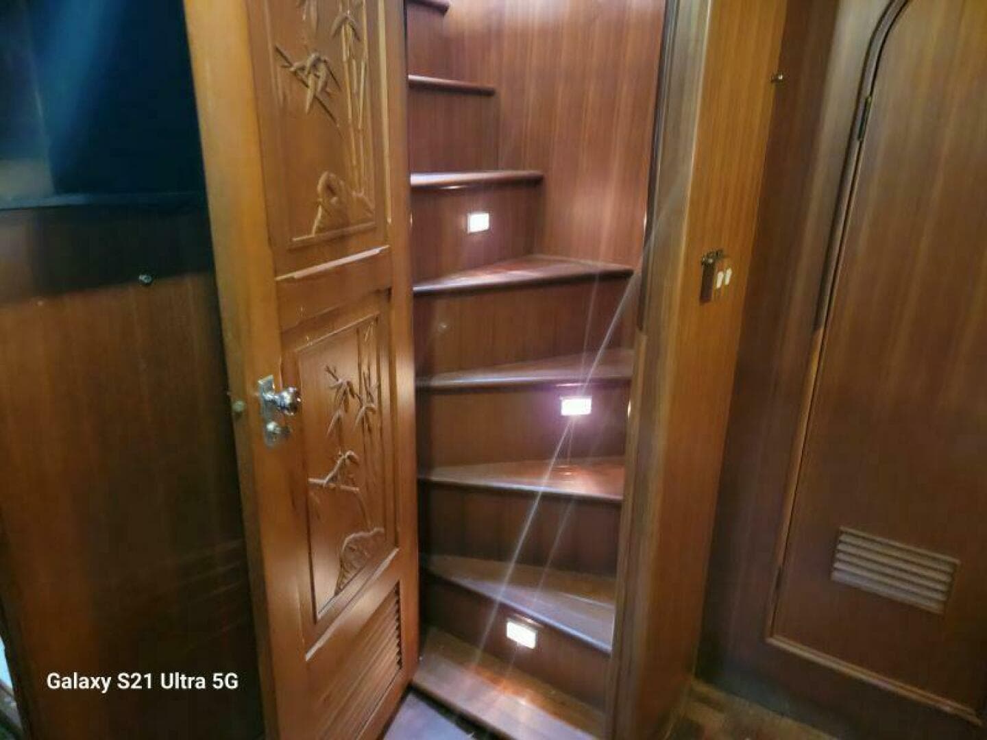 1987 Marine Trader Wide Body