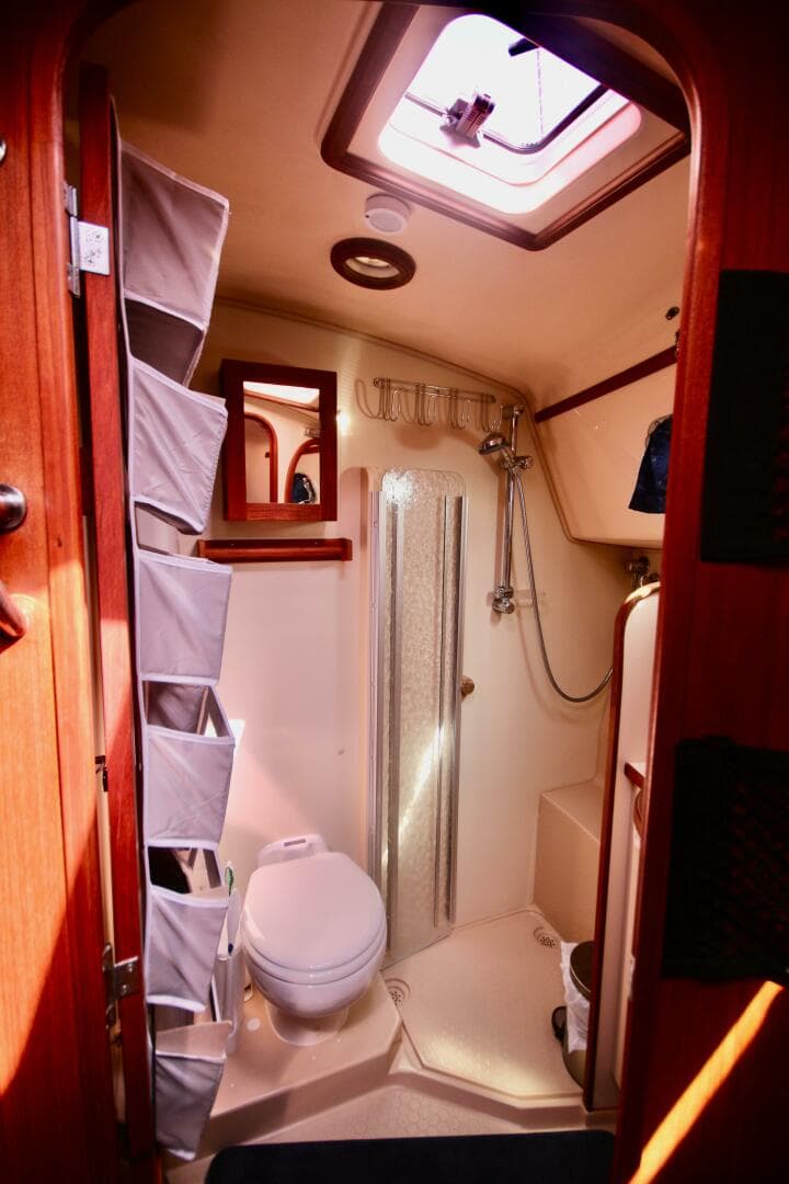 2004 Island Packet 370